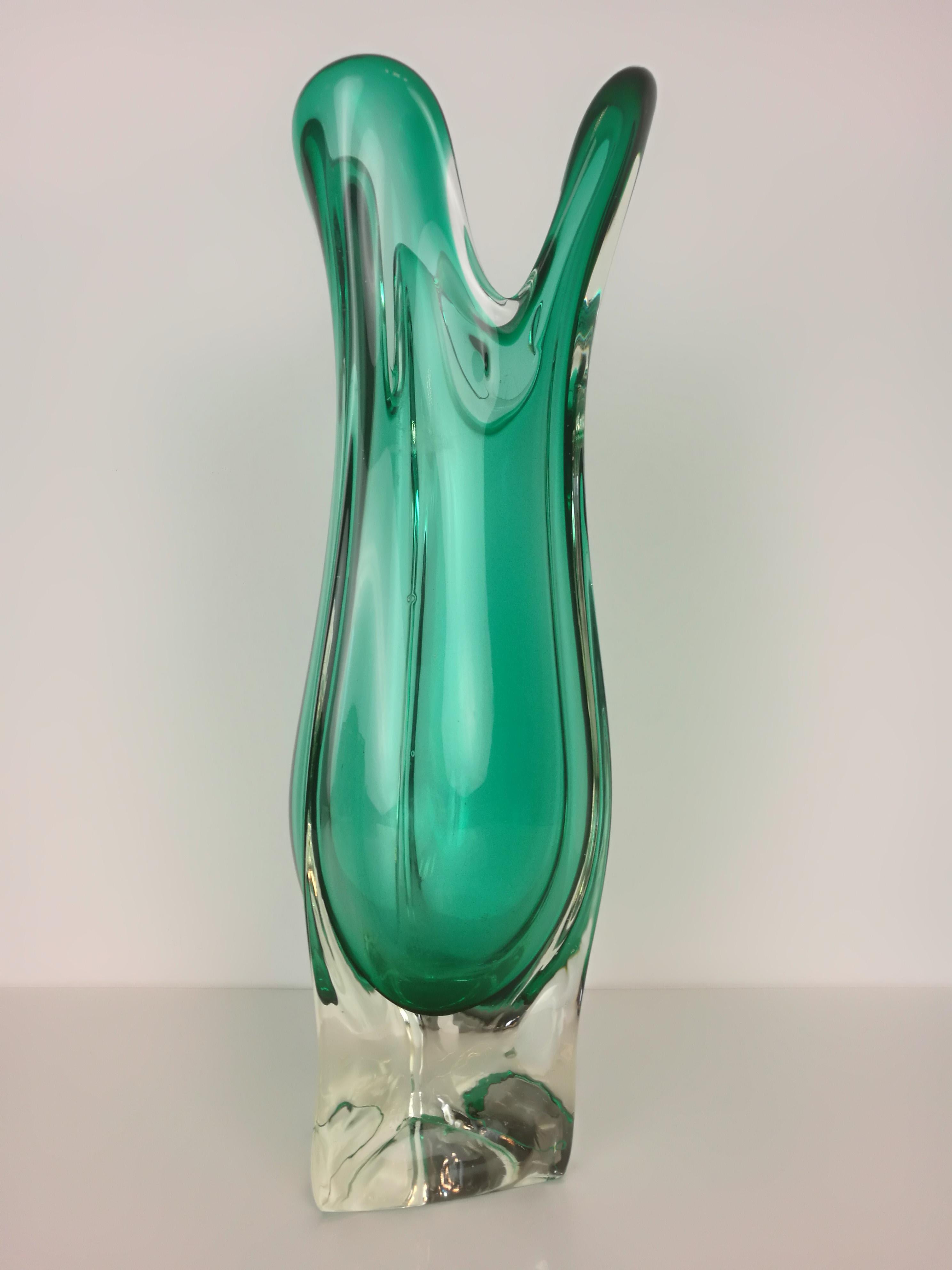 Mid-Century Modern Large Emerald Green Murano Swung Vase, Italy, 1960s