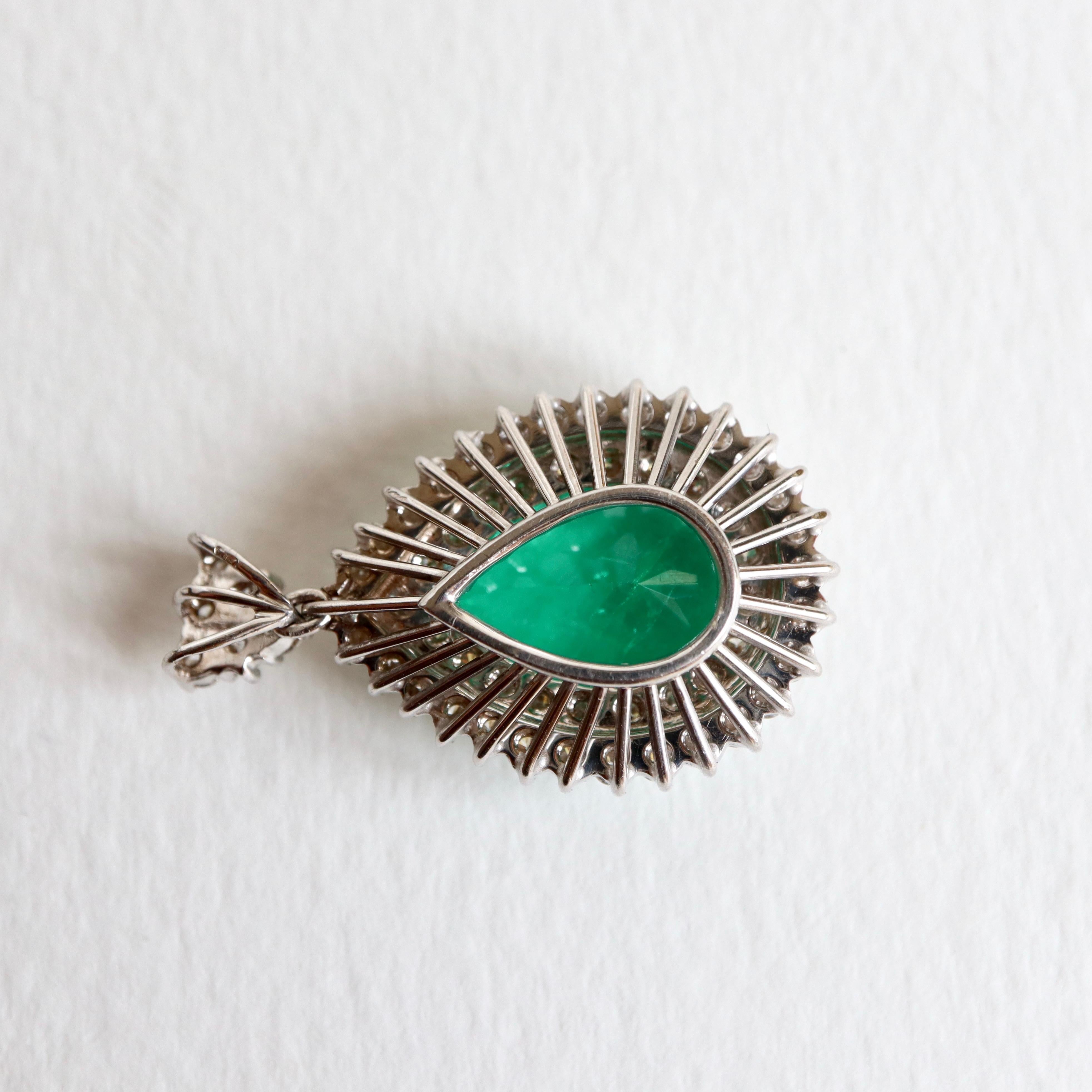 large emerald pendant necklace