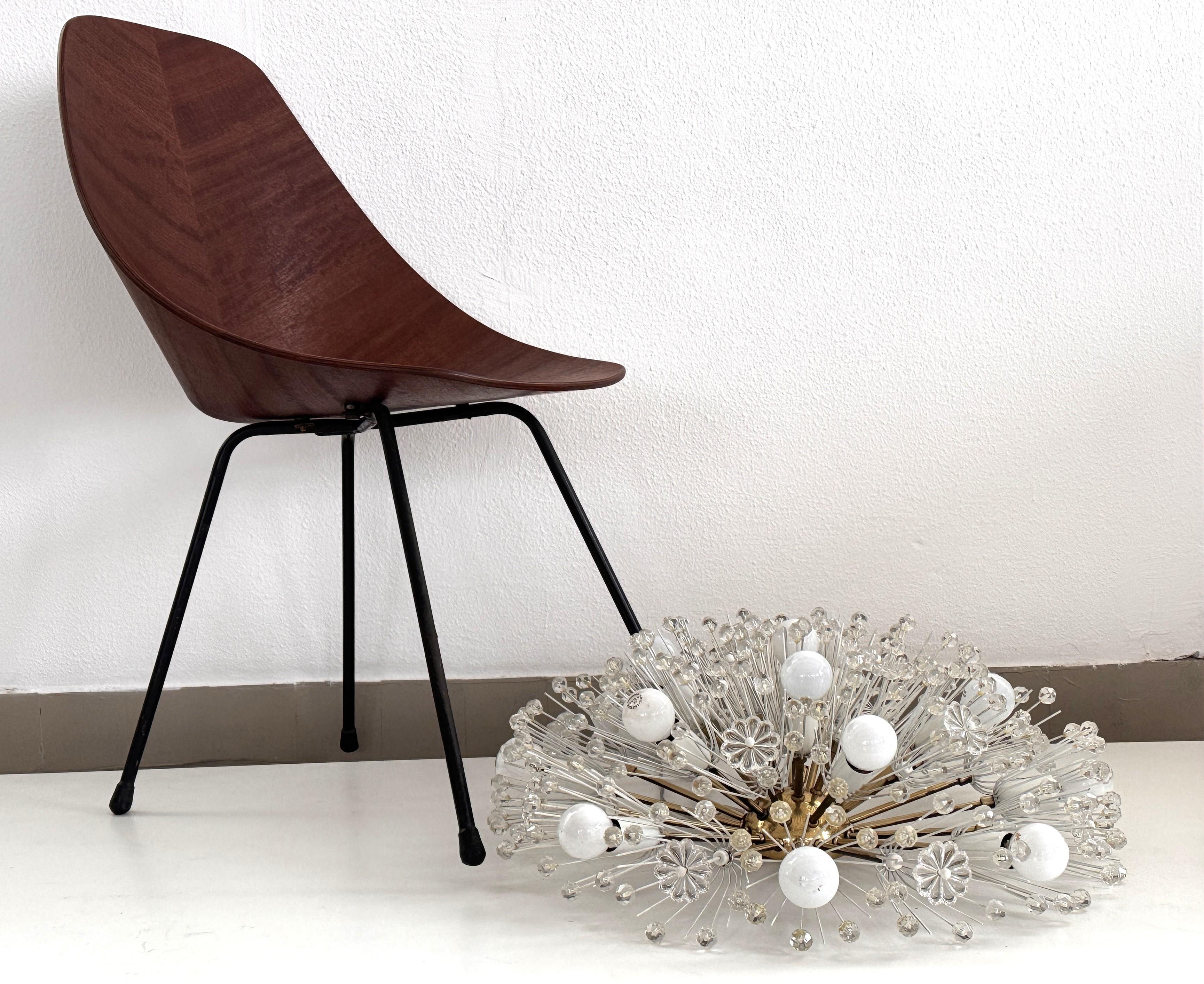 Große Emil Stejnar Messing und Glas Schneeflocke Sputnik Starburst Flush Mount Light (Österreichisch) im Angebot