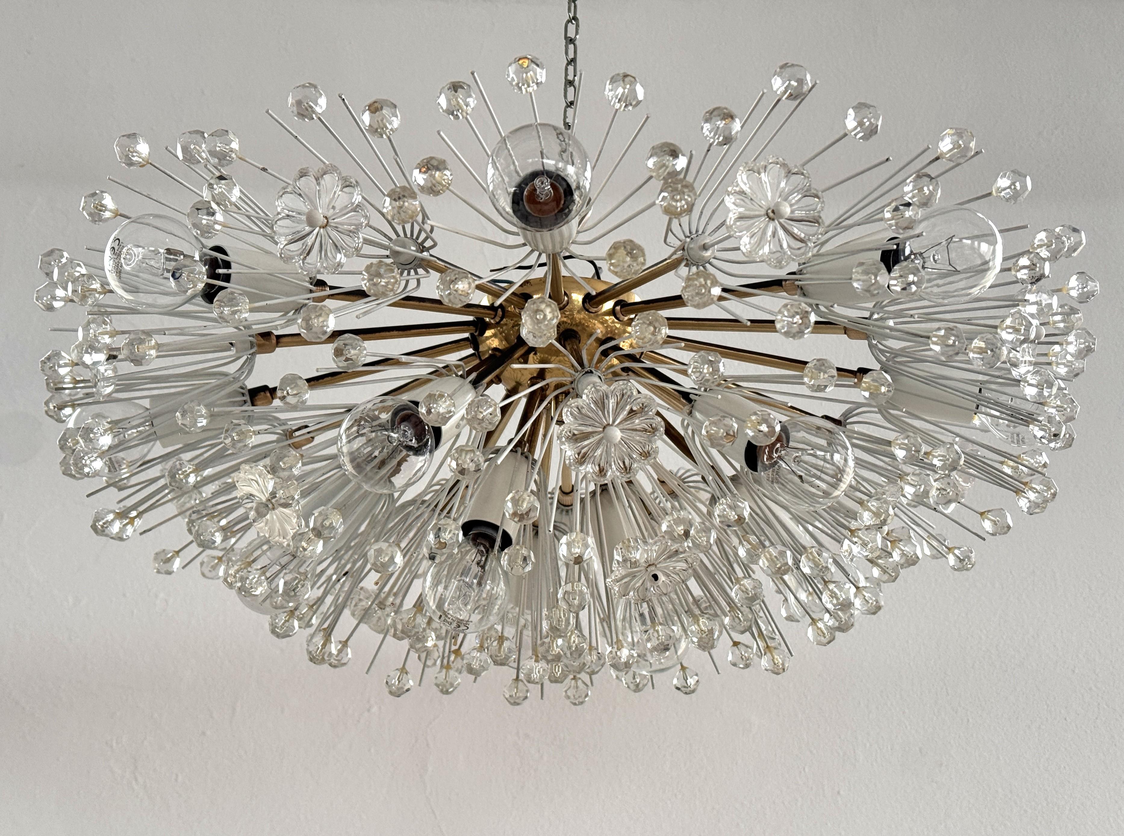 Große Emil Stejnar Messing und Glas Schneeflocke Sputnik Starburst Flush Mount Light (Ende des 20. Jahrhunderts) im Angebot