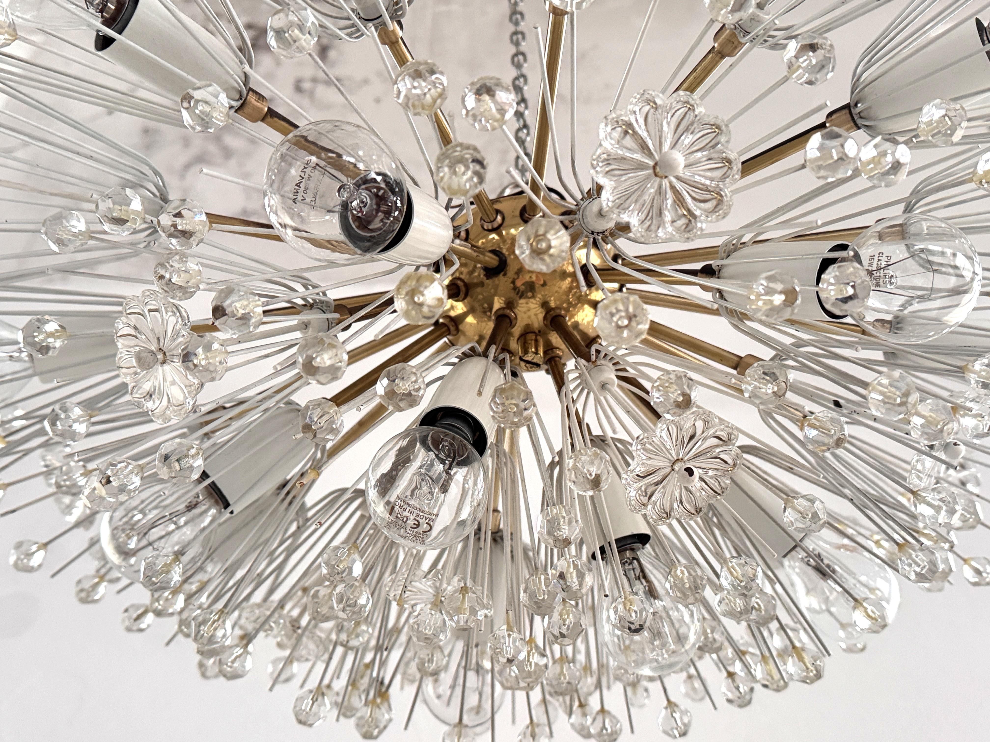 Große Emil Stejnar Messing und Glas Schneeflocke Sputnik Starburst Flush Mount Light im Angebot 1