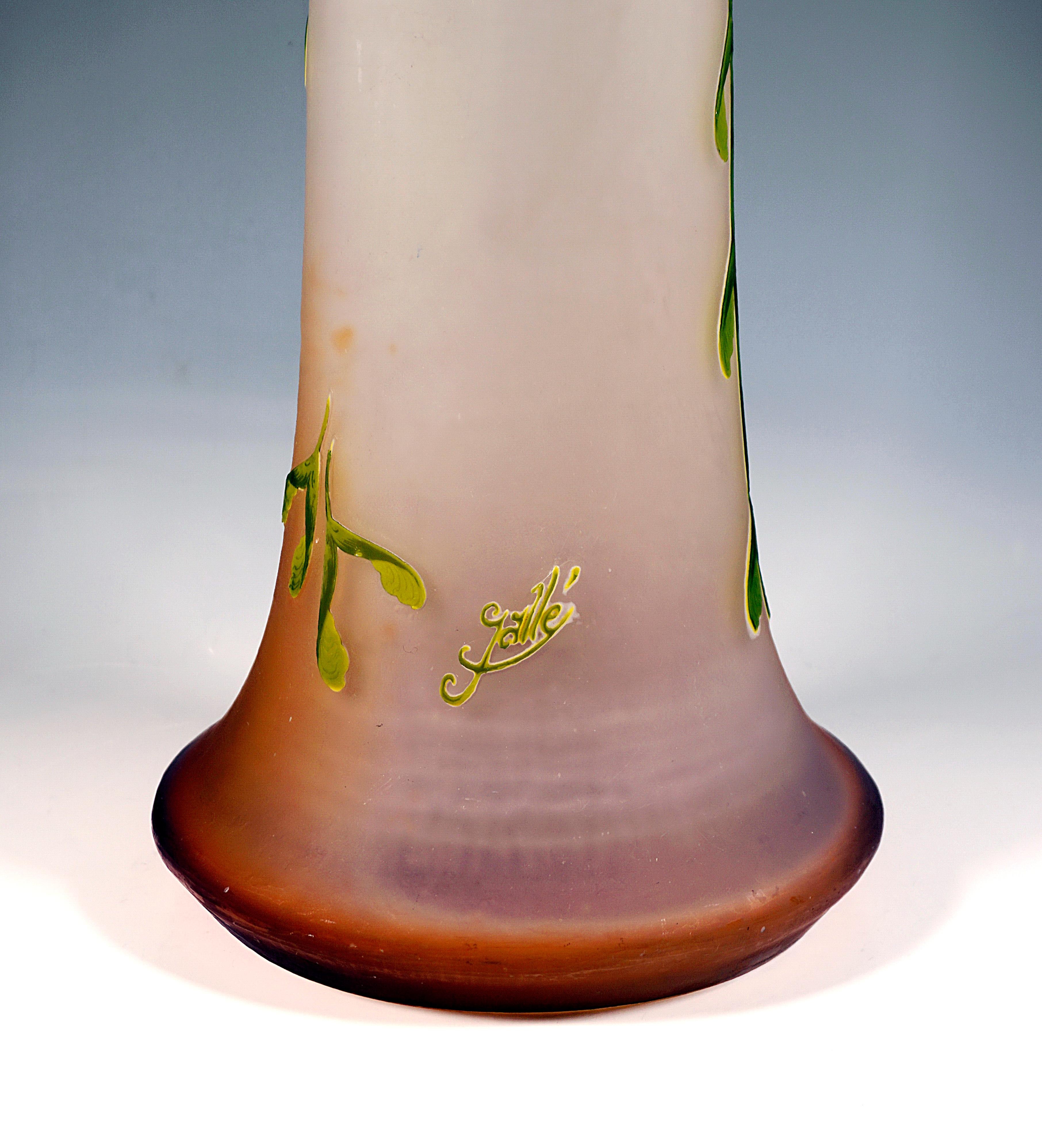 Große Émile Gallé-Jugendstil-Kamee-Vase, Eschen-Ahorn-Dekor, Frankreich, CIRCA 1910 (Glas) im Angebot