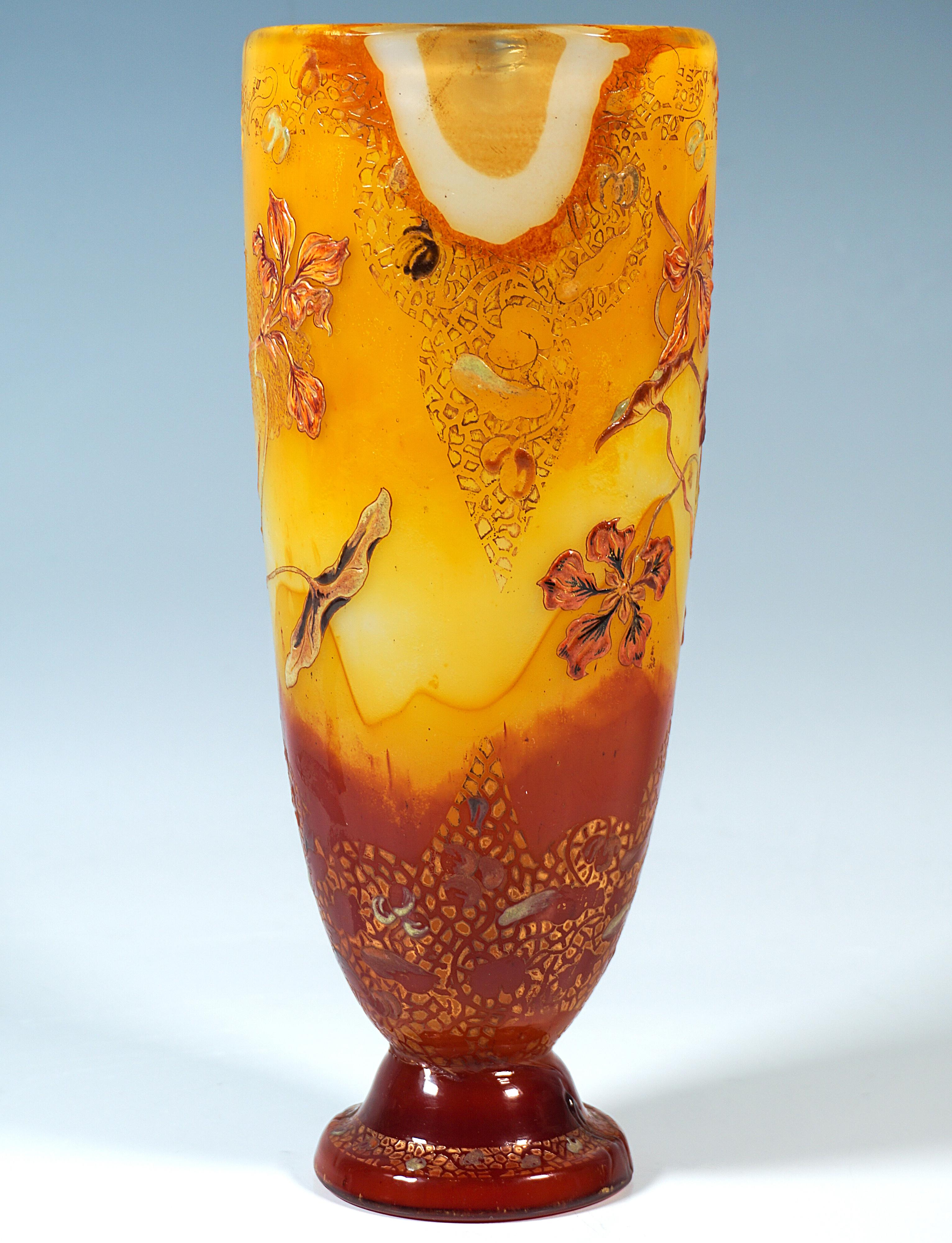 Große Émile Gallé Jugendstil-Vase 'Orchidées & Abeille', Nancy, Frankreich, um 1890 (Französisch) im Angebot