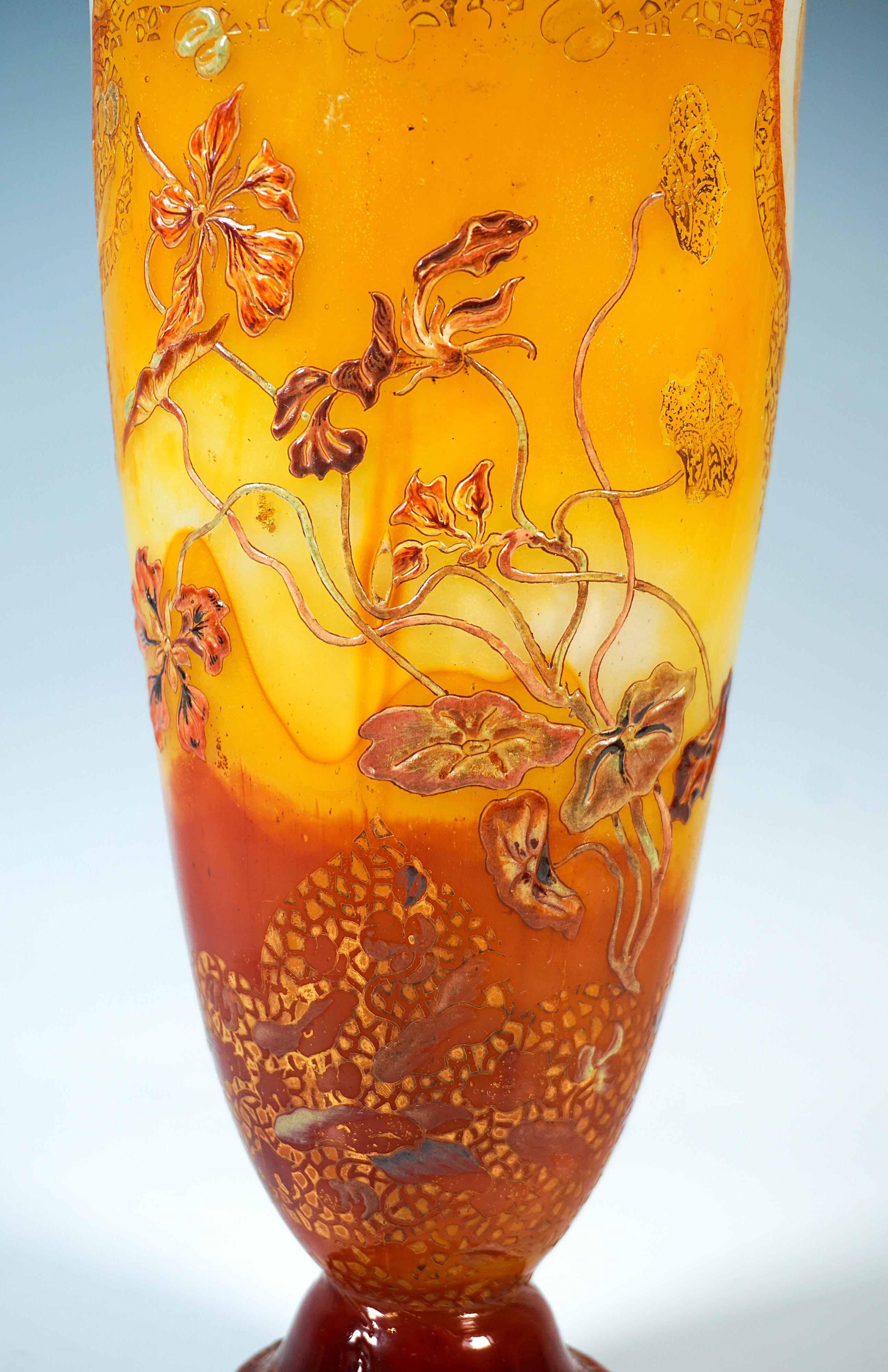 Große Émile Gallé Jugendstil-Vase 'Orchidées & Abeille', Nancy, Frankreich, um 1890 im Zustand „Gut“ im Angebot in Vienna, AT