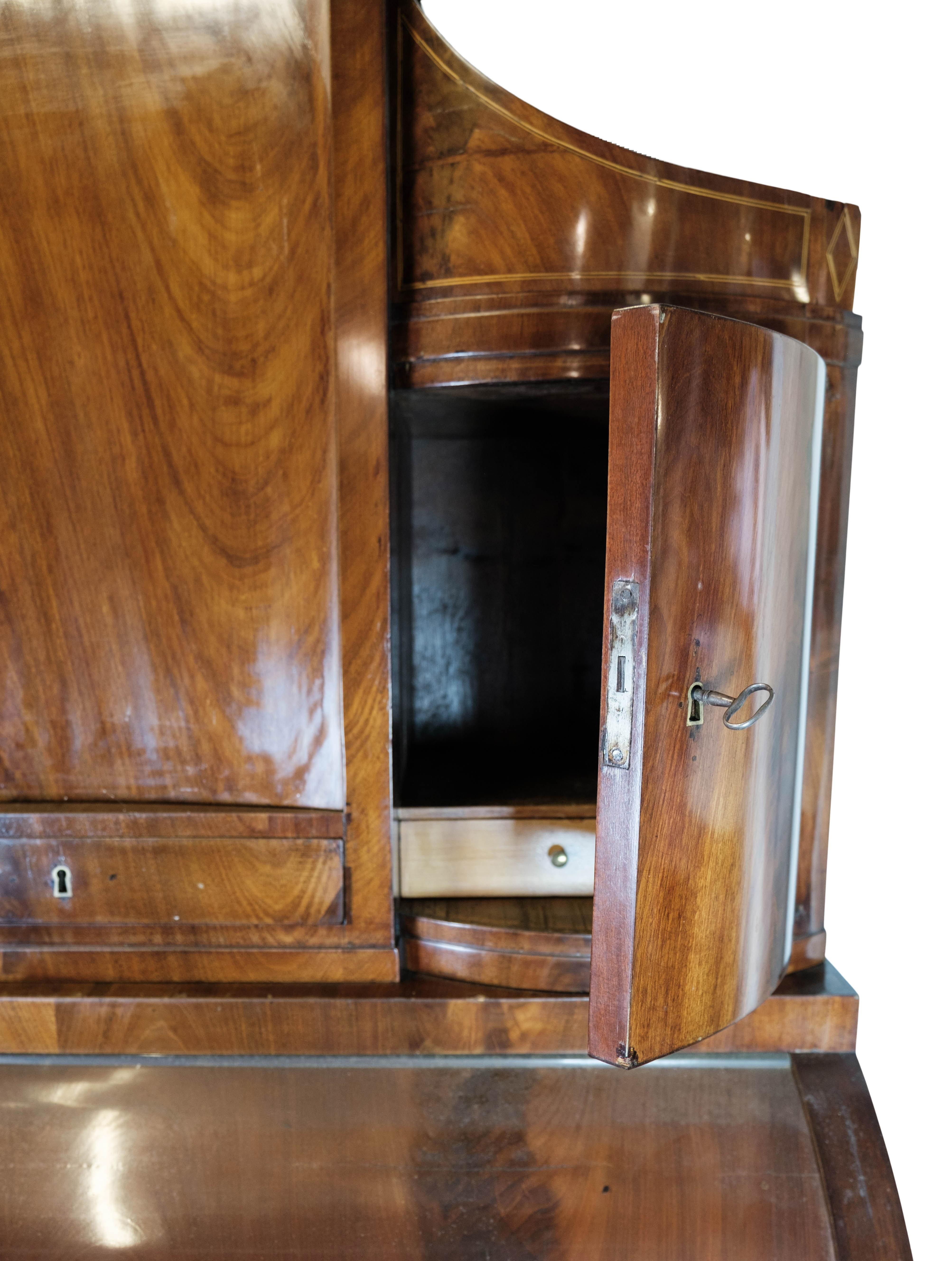 Large Empire Bureau of Hand Polished Mahogany with Inlaid Wood, 1820s In Good Condition For Sale In Lejre, DK