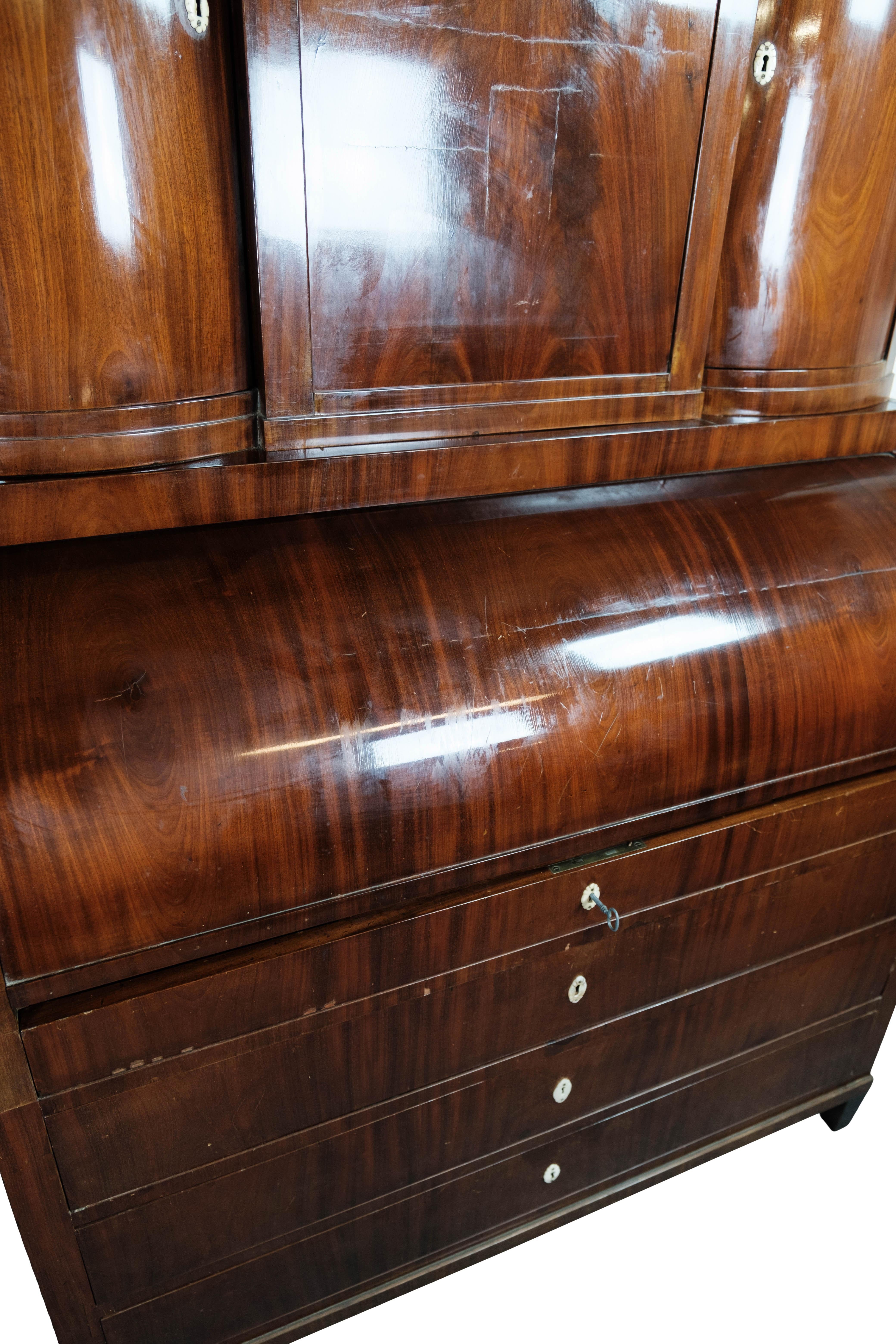 Large Empire Bureau Of Hand Polished Mahogany With Inlaid Wood from 1820s In Good Condition For Sale In Lejre, DK