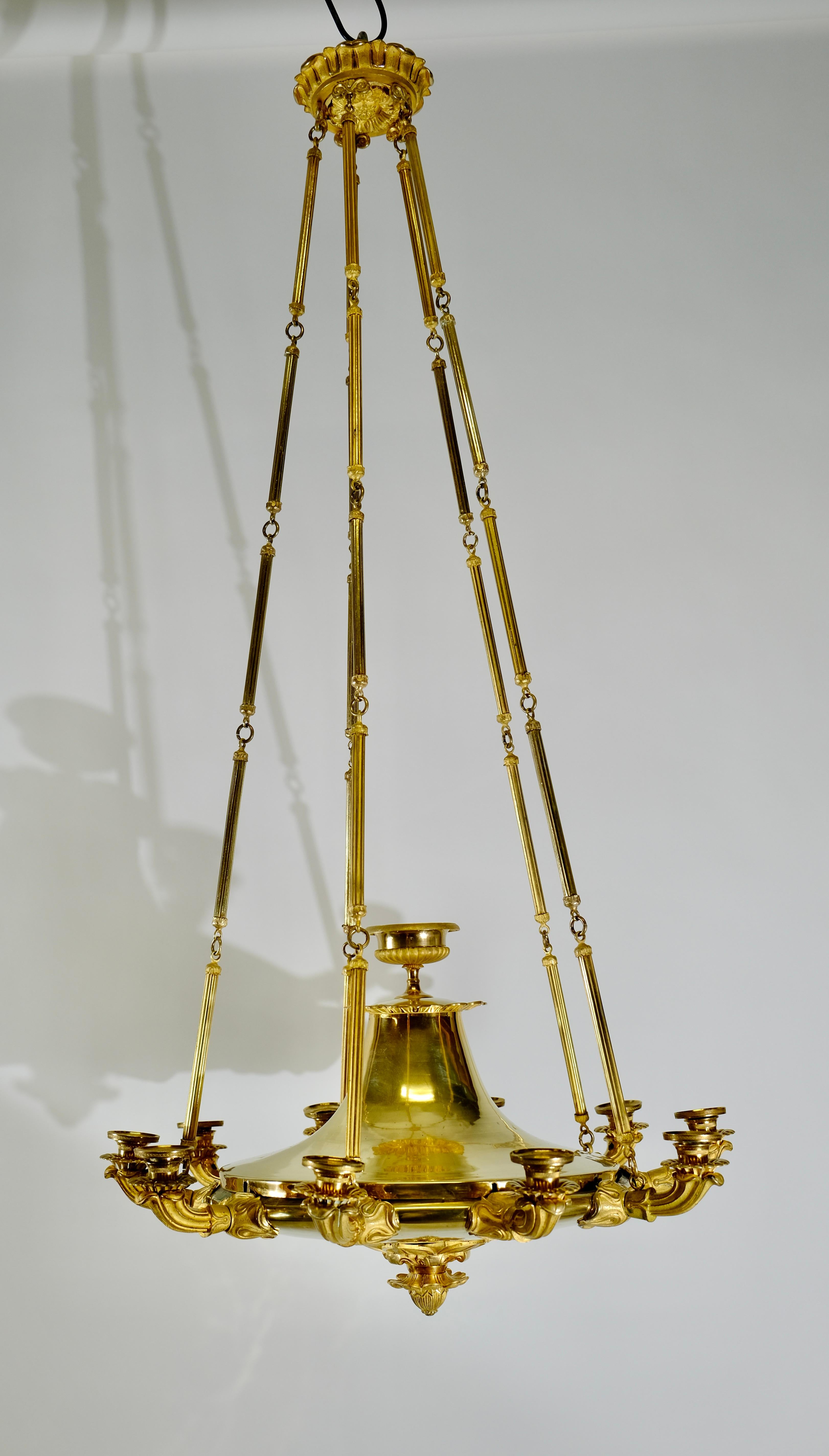 Großer Empire-Kronleuchter mit zehn Kerzenhaltern in hervorragendem Zustand. Um 1820. im Angebot 7