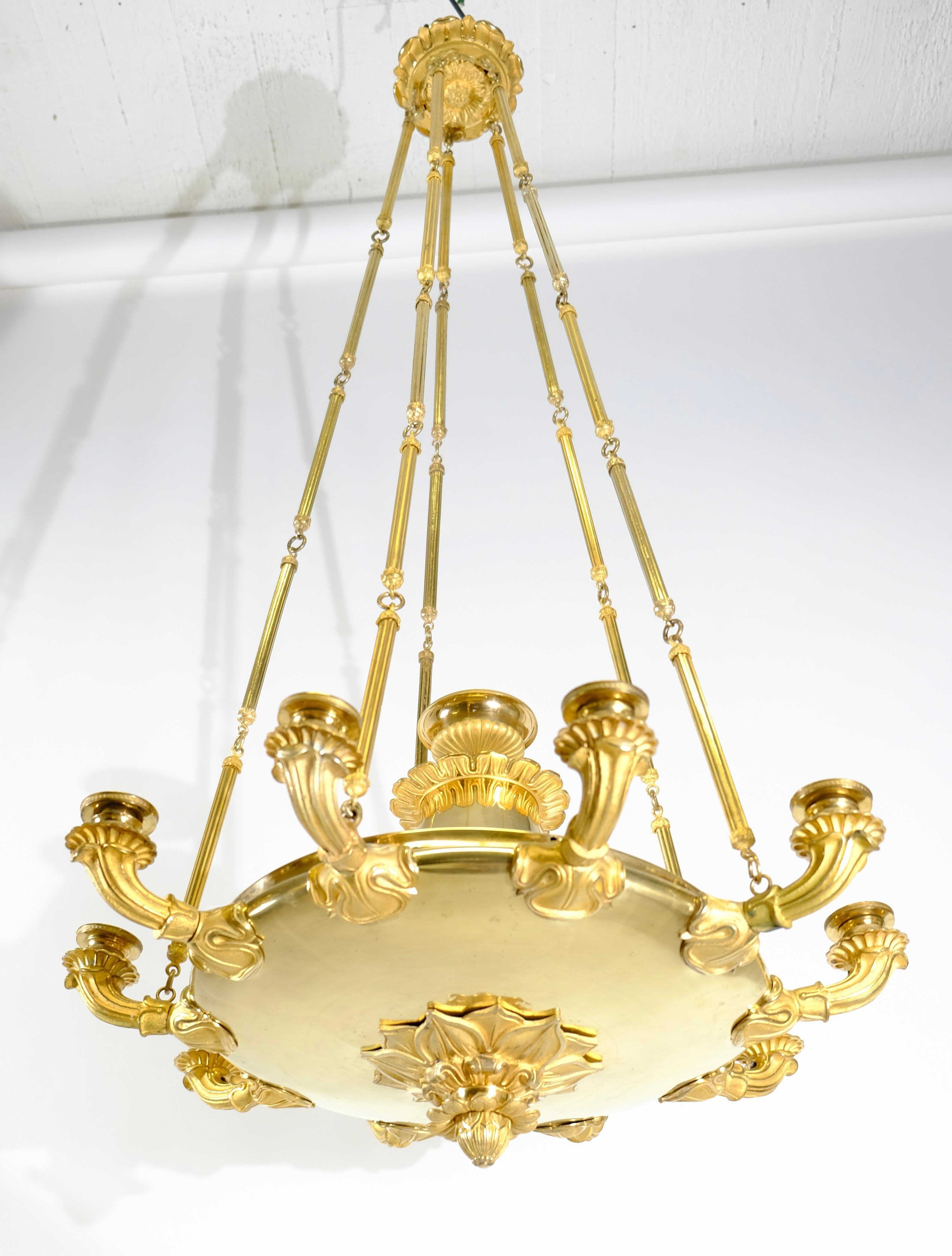 Large Empire Chandelier with Ten Candleholders in great condition. Ca 1820. For Sale 1