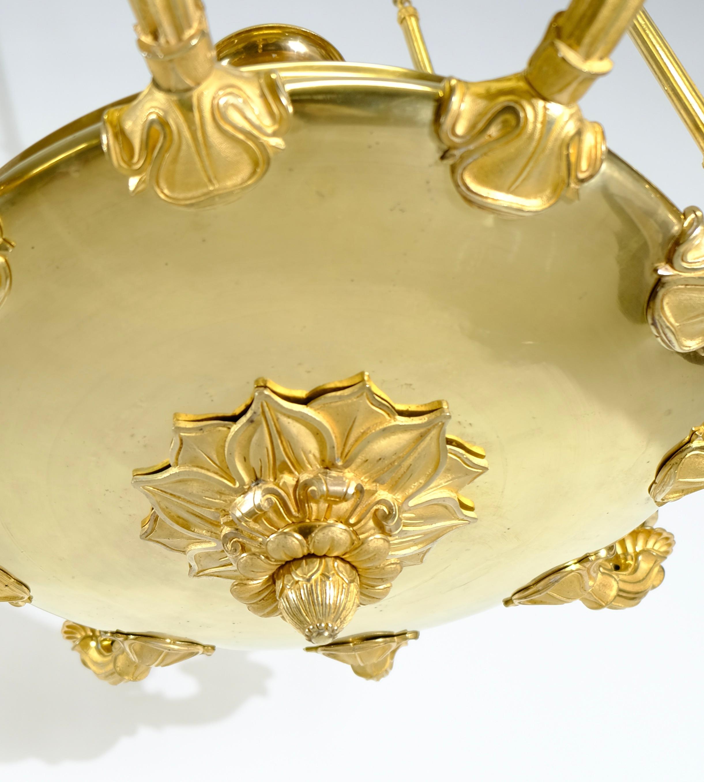 Large Empire Chandelier with Ten Candleholders in great condition. Ca 1820. For Sale 2