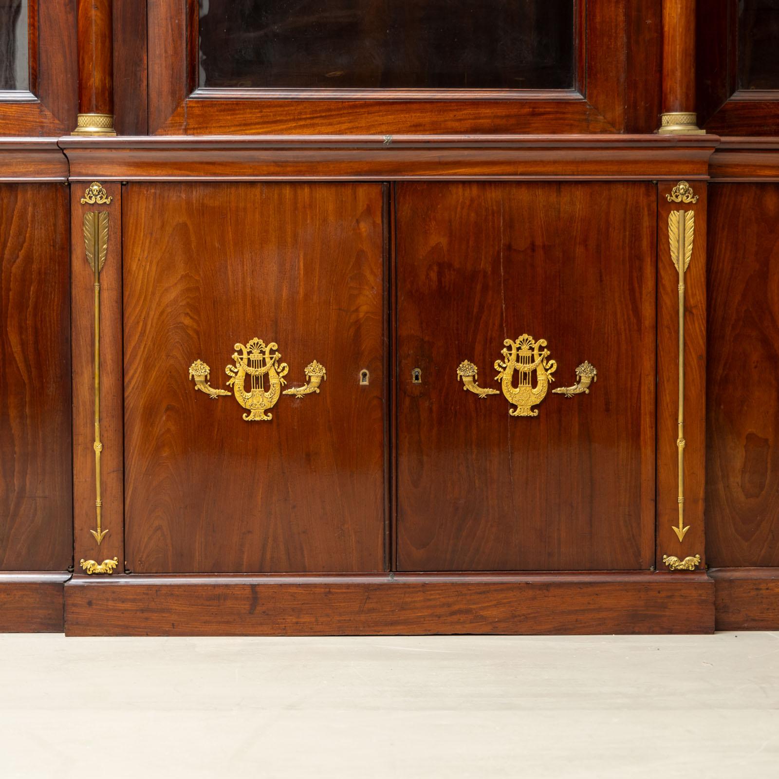 Stile impero Grande biblioteca impero, Francia, inizio XIX secolo in vendita