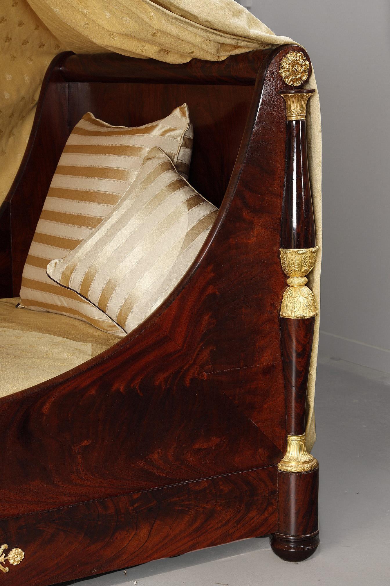 Large Empire period boat bed and canopy For Sale 5