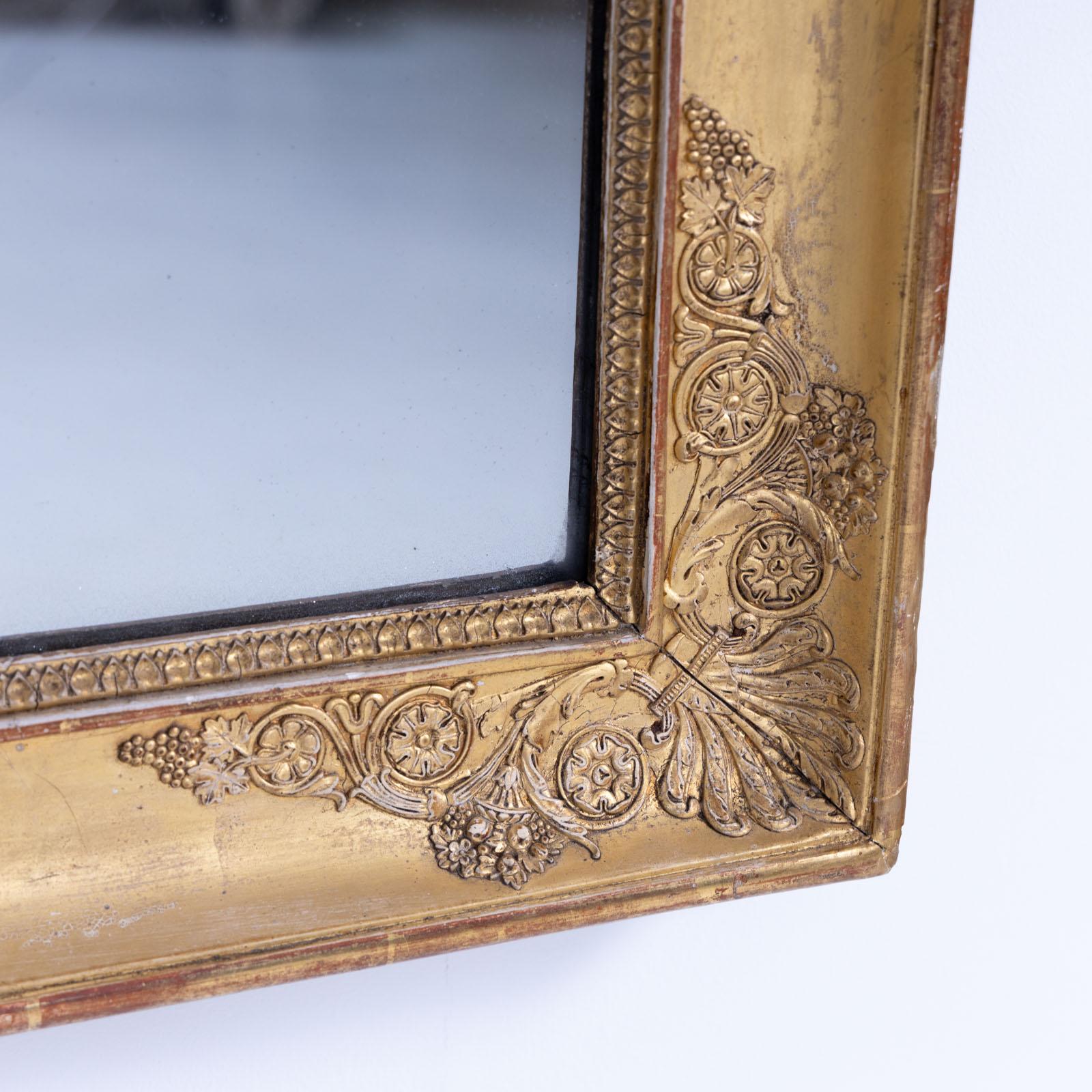 Miroir Grand miroir mural Empire avec cadre doré, début du 19ème siècle en vente