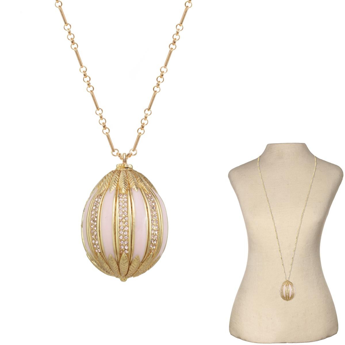 CINER is a made-to-order house, please allow 10 business days for our artisans to make your jewelry for you!

A gorgeous egg pendant, this statement piece is the perfect layering necklace and also stuns when worn alone.

Materials:
18K Gold