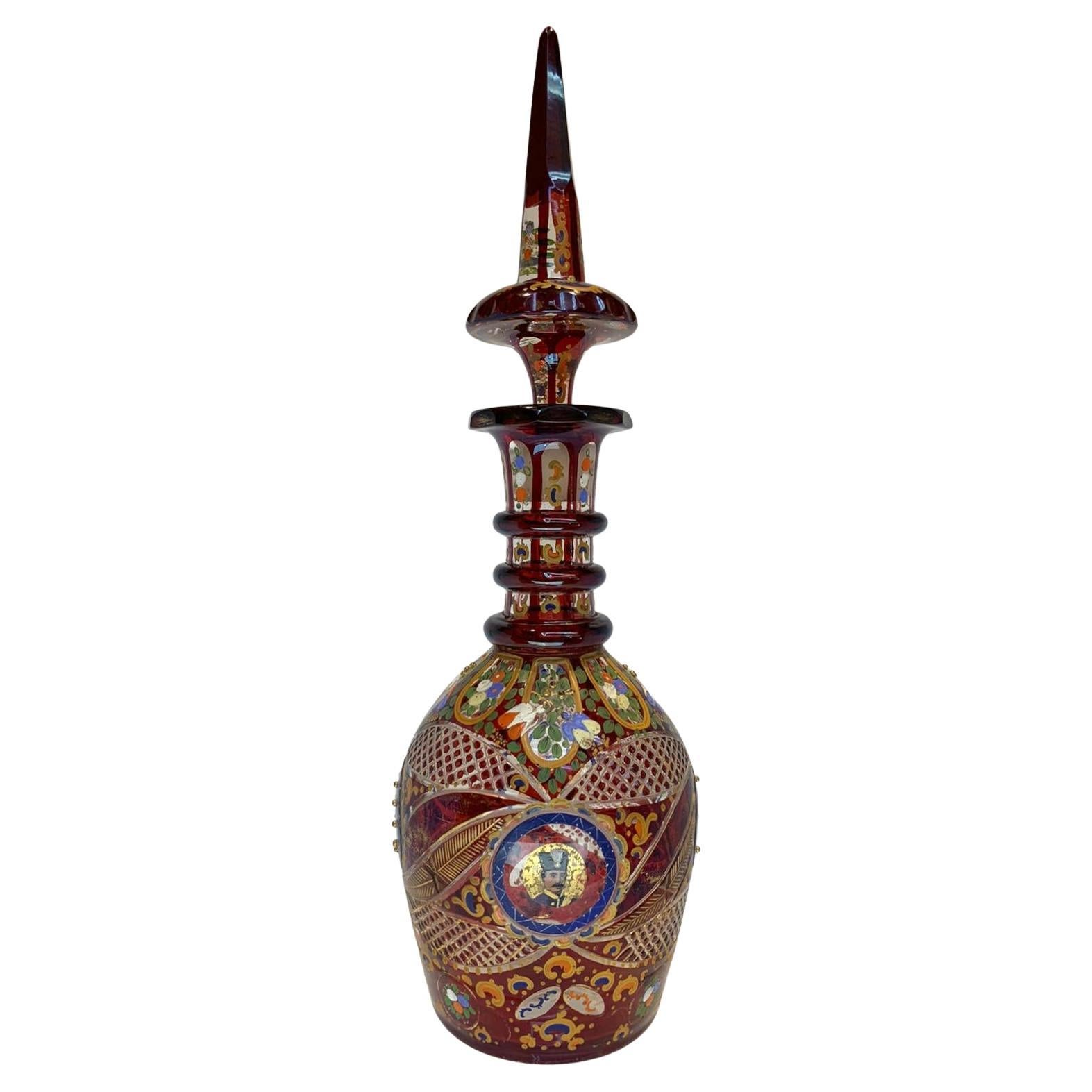 Émaillé Grands carafes en verre de Gut émaillé de Bohème pour le marché persan, 19e siècle en vente