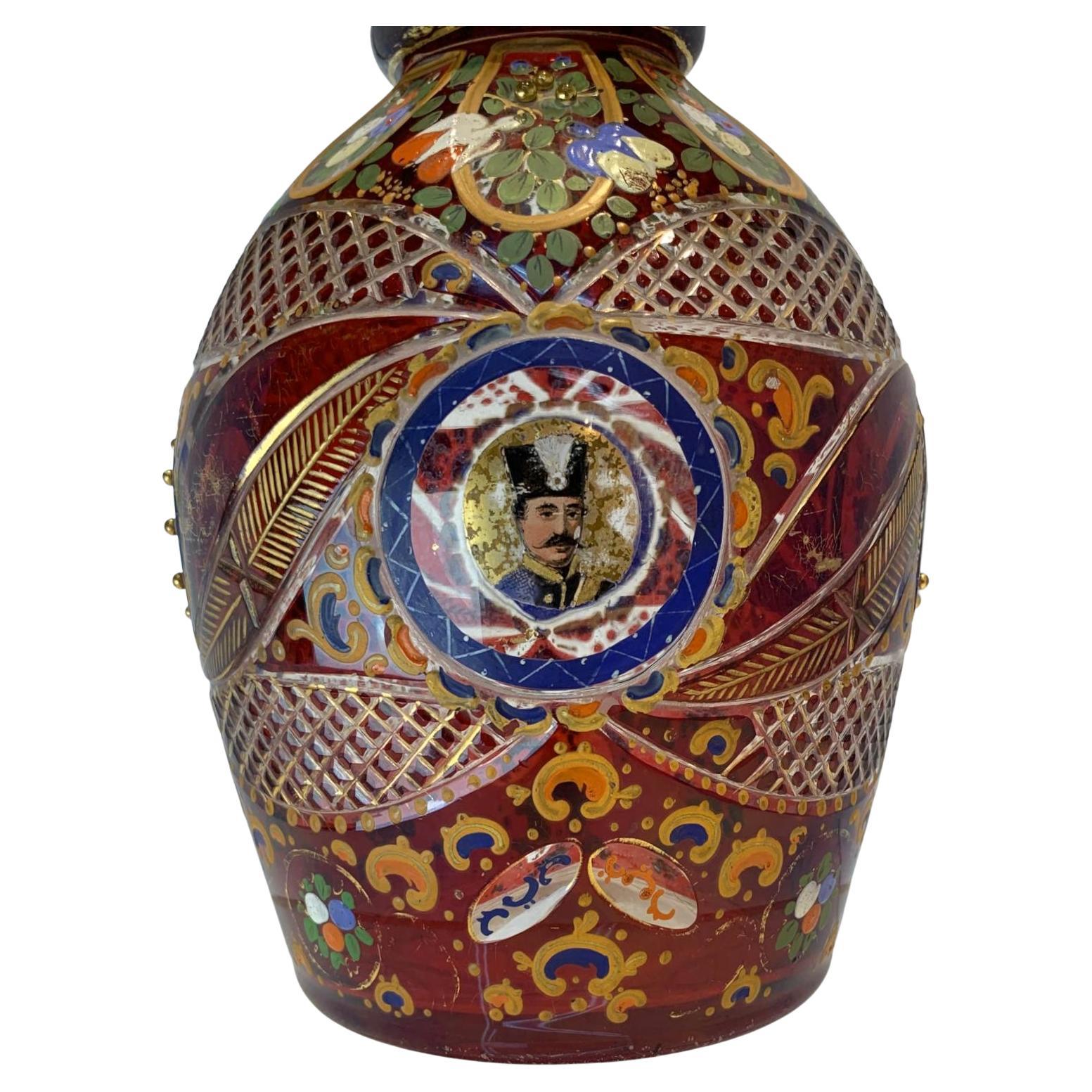 Große Karaffen aus emailliertem Darmglas, böhmisch für den persischen Markt, 19. (19. Jahrhundert) im Angebot