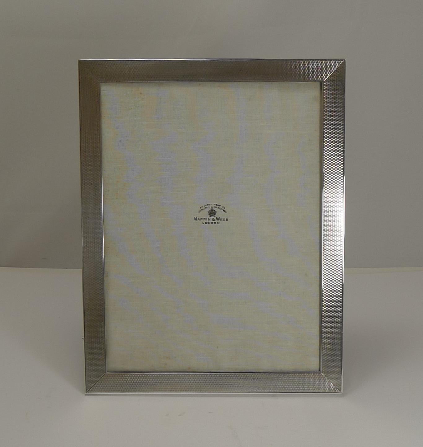 Large Engine Turned Sterling Silver Photograph Frame by Mappin & Webb In Excellent Condition In Bath, GB