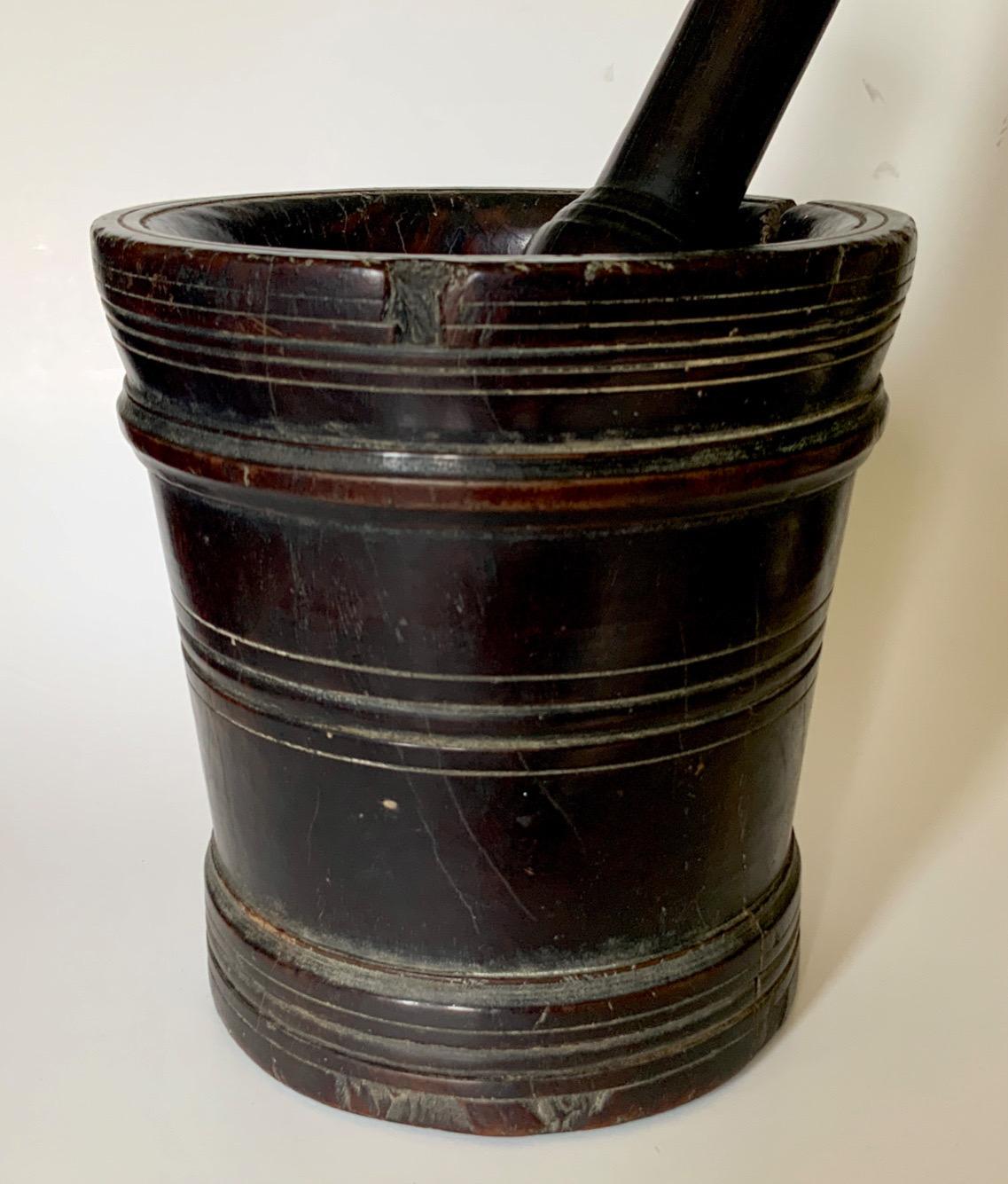 British Large English 17th-18th Century Lignum Vitae Mortar and Pestle, England For Sale