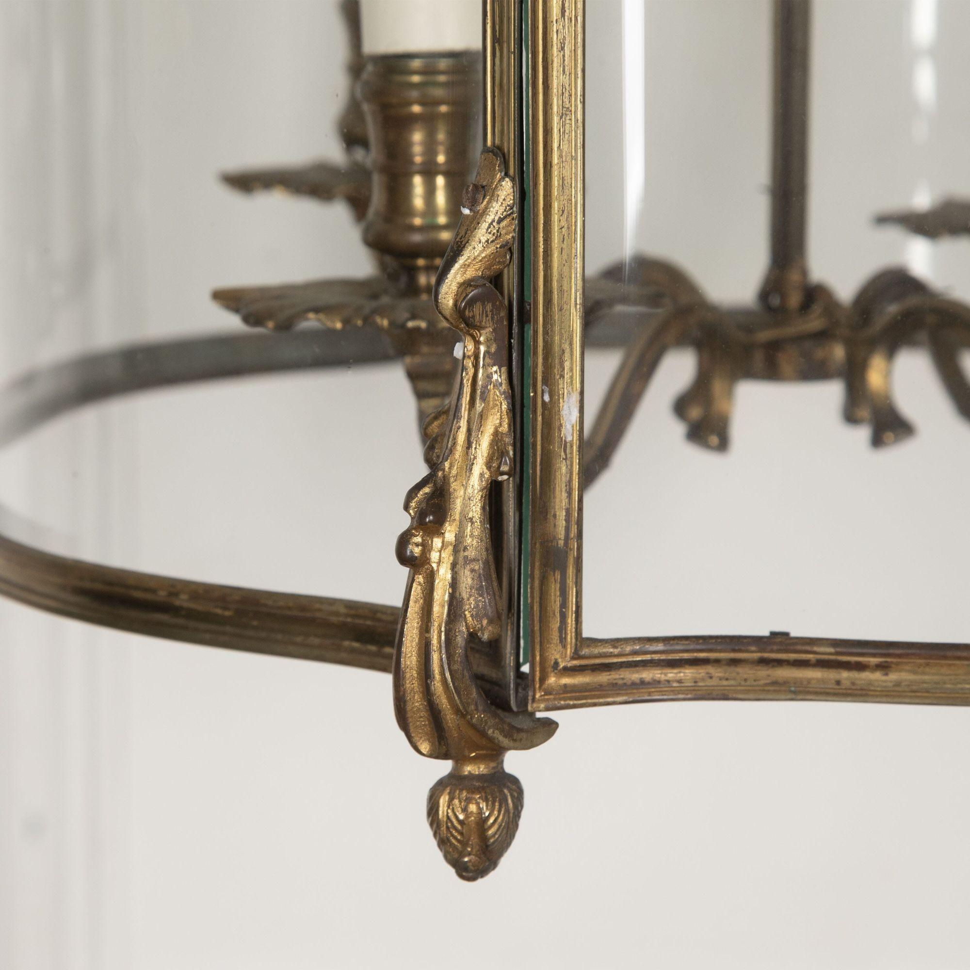 Grande lanterne d'entrée anglaise du 18ème siècle en bronze doré en vente 2