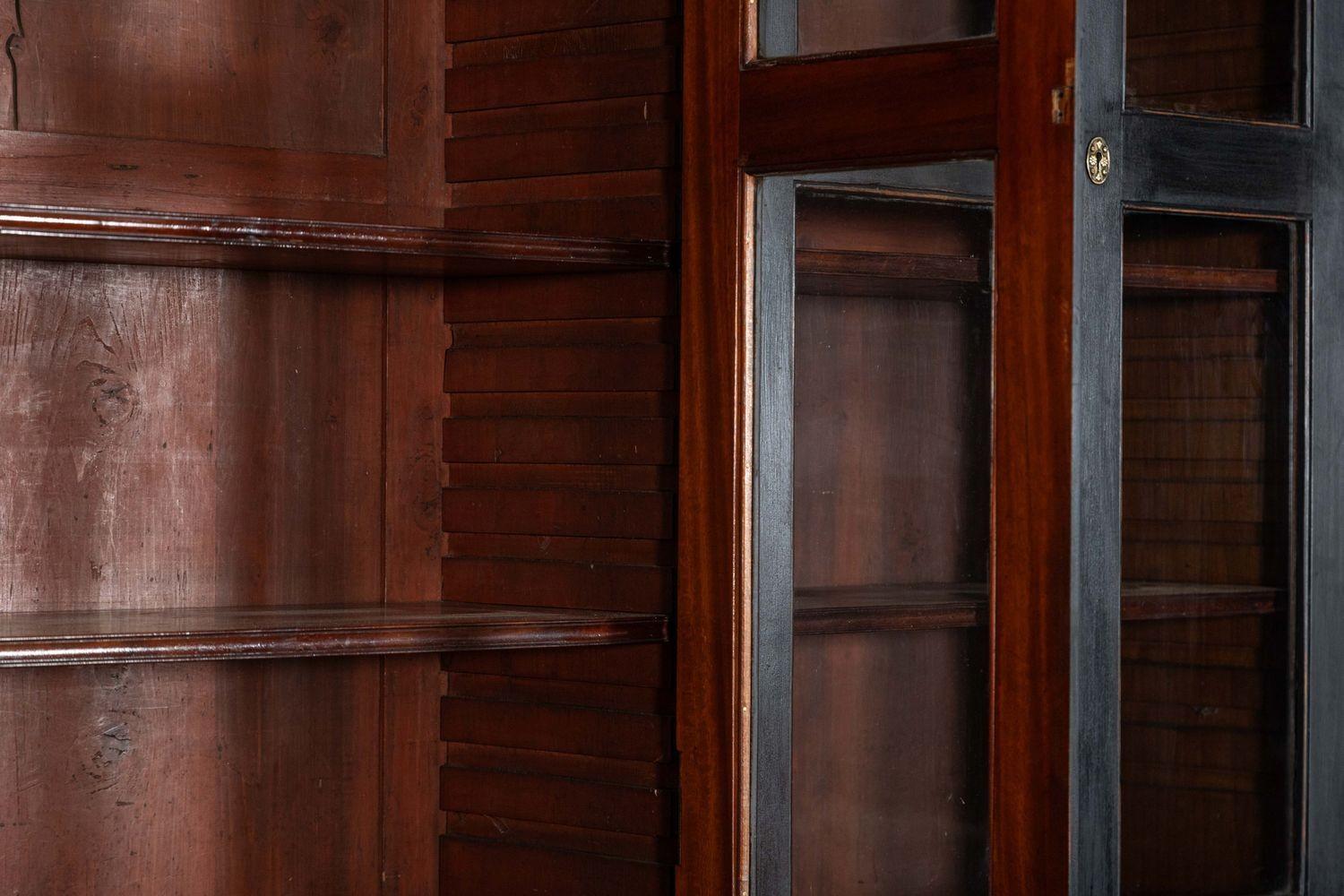 Grande libreria secretaire inglese del XIX secolo in mogano ebanizzato e smaltato in vendita 10