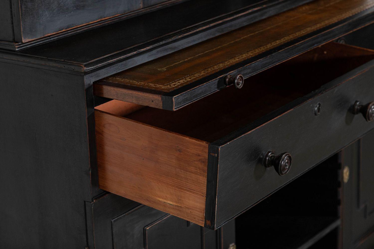 Grande libreria secretaire inglese del XIX secolo in mogano ebanizzato e smaltato in vendita 14