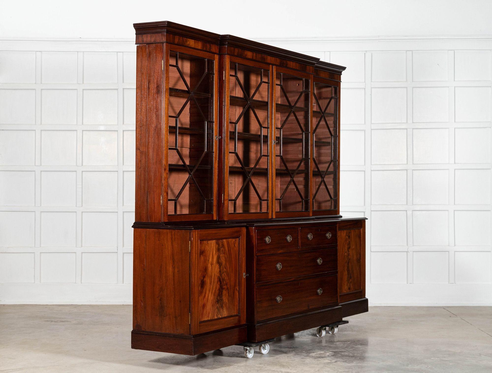 Large English 19thC Mahogany Breakfront Glazed Bookcase In Good Condition For Sale In Staffordshire, GB