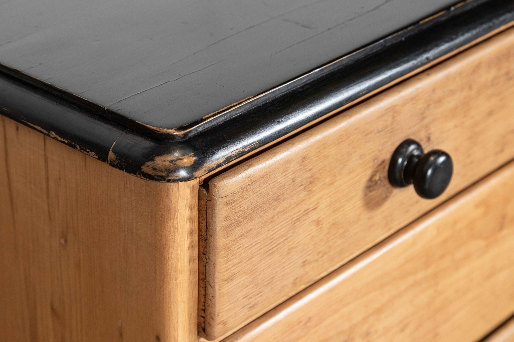 Grande cassettiera in pino inglese del XIX secolo in vendita 6