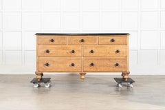 Grande cassettiera in pino inglese del XIX secolo