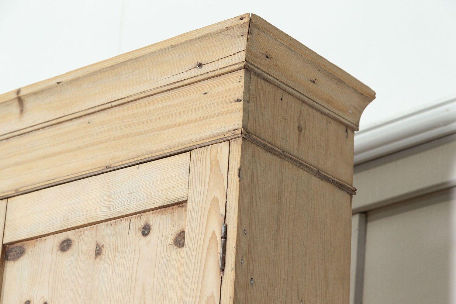 Grande commode à dossier ouvert en pin du 19e siècle en vente 5