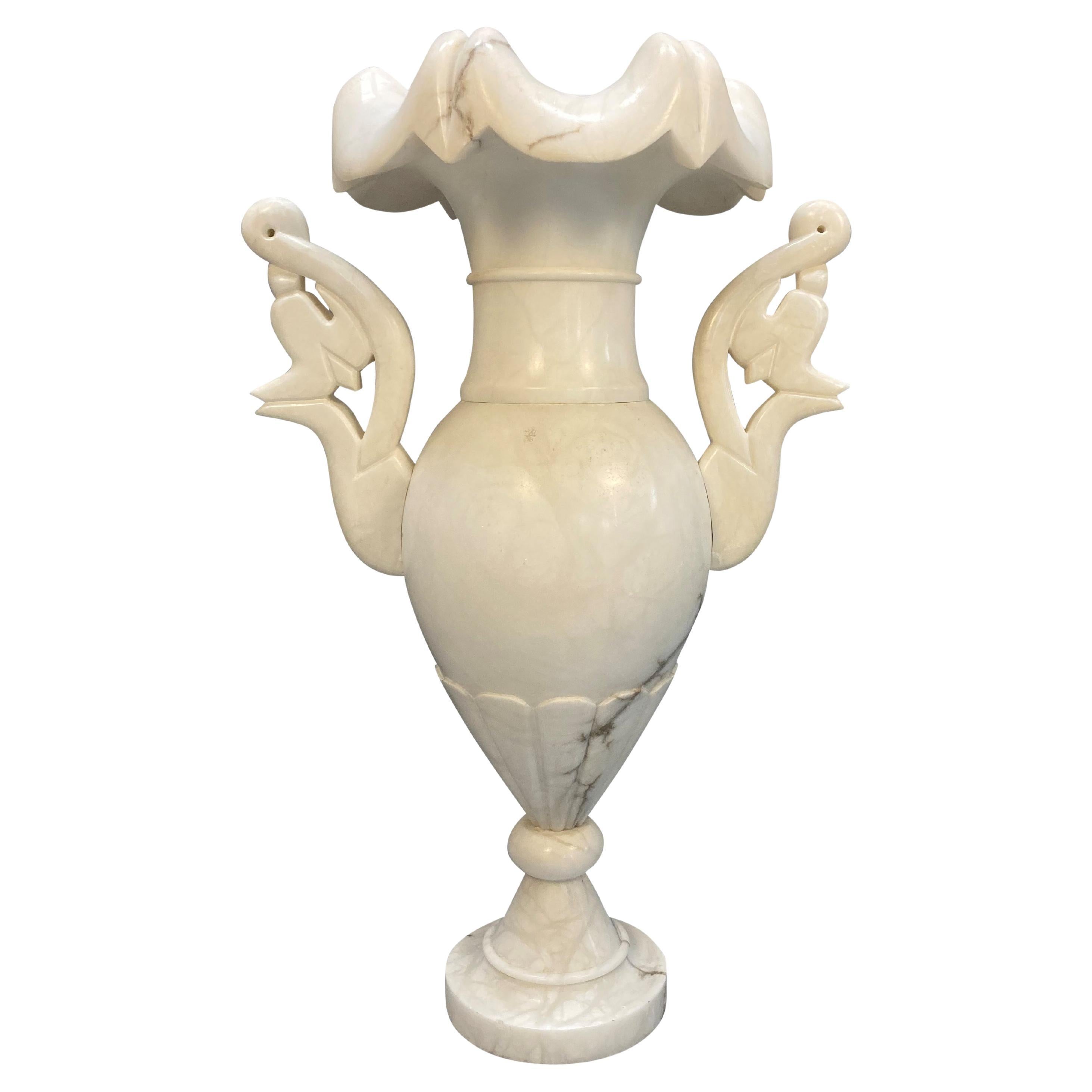 Grande vaso inglese a forma di Amphora in alabastro