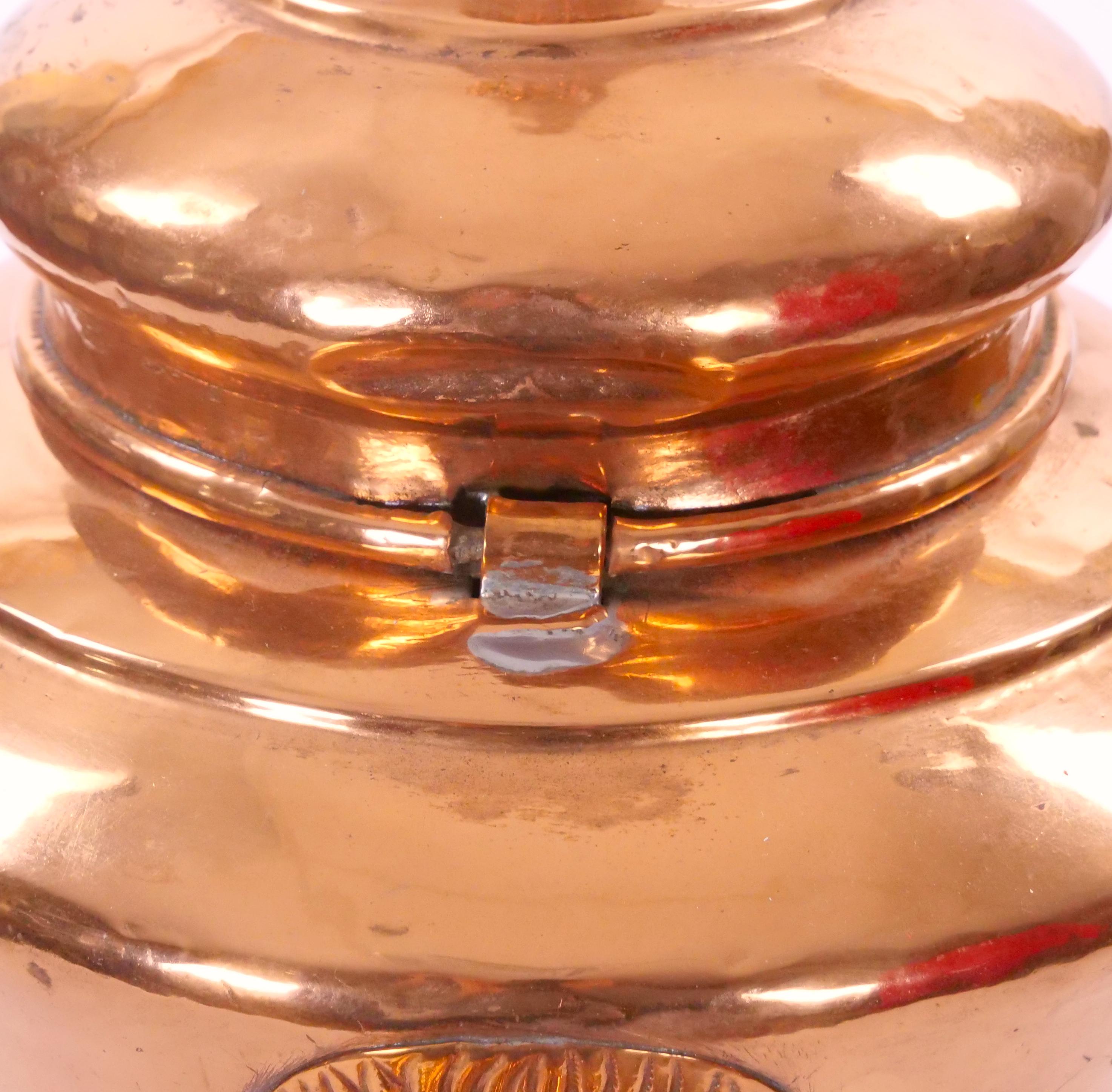 Large English Antique Copper Urn / Hinged Lid & Lions Head Side Handles For Sale 6