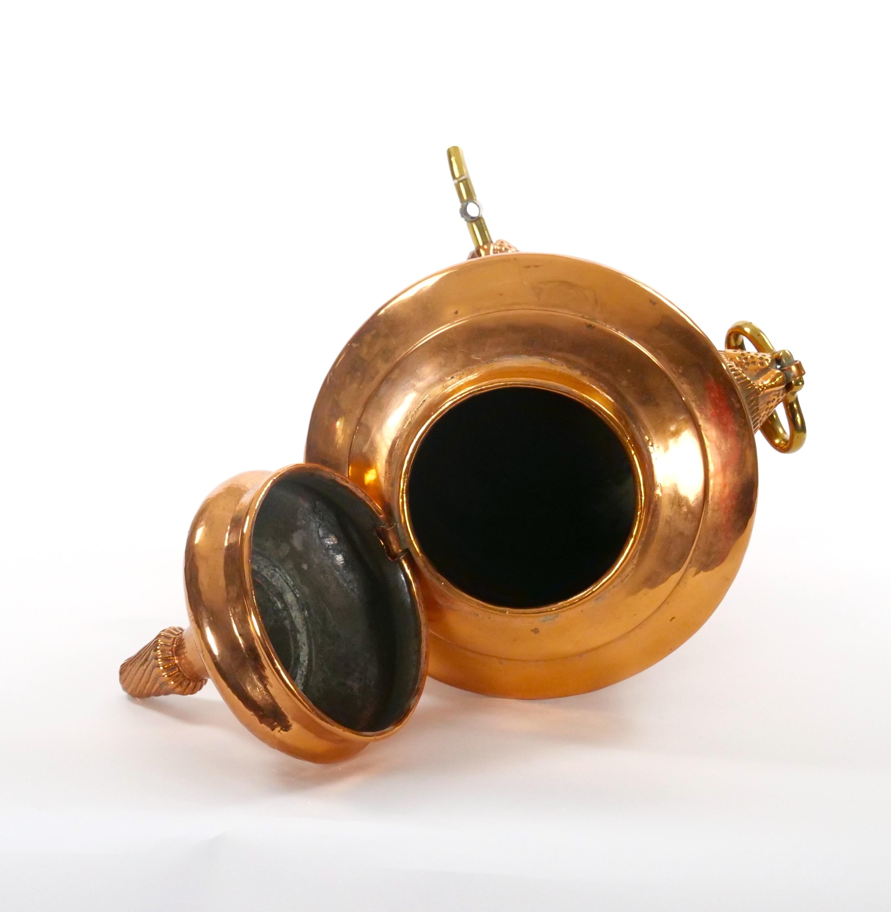 Large English Antique Copper Urn / Hinged Lid & Lions Head Side Handles For Sale 7