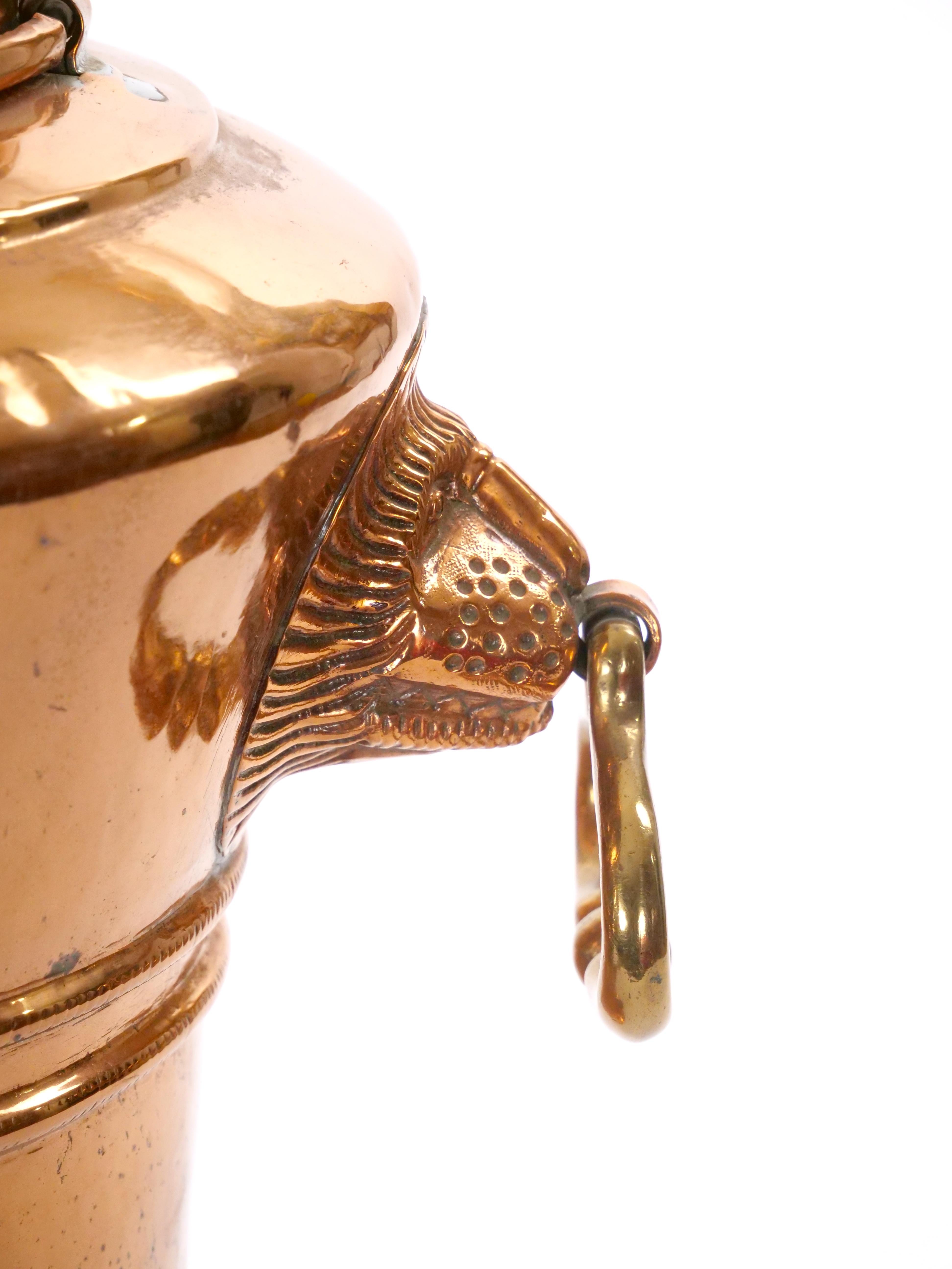 Large English Antique Copper Urn / Hinged Lid & Lions Head Side Handles For Sale 3