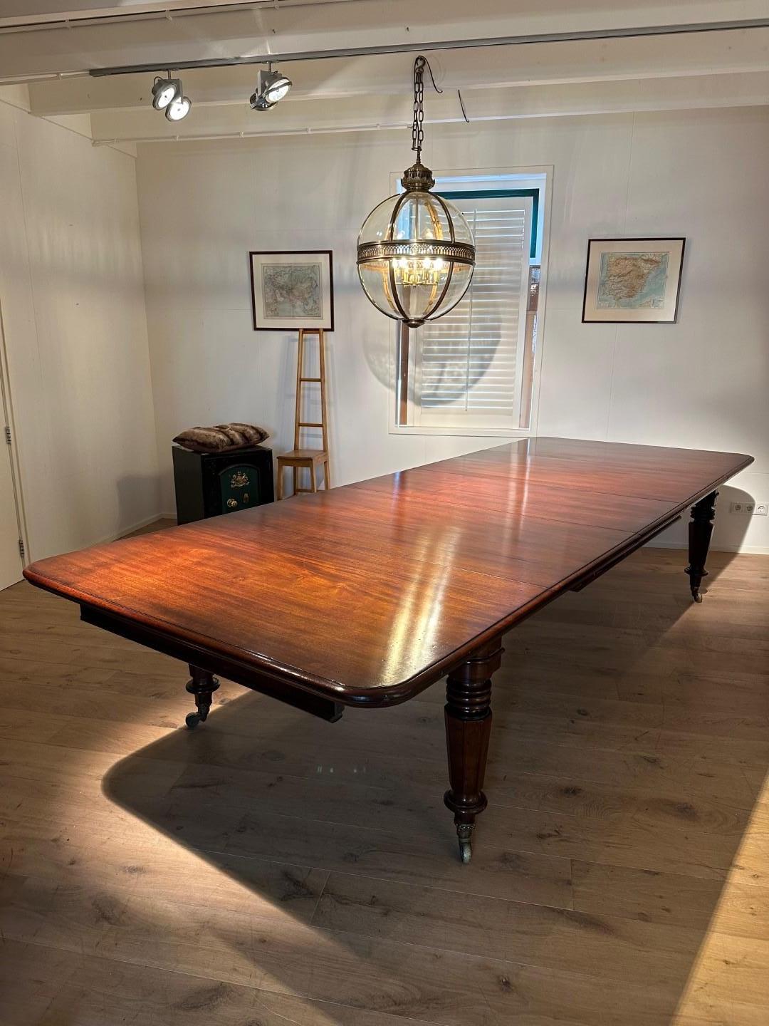 Grande table de salle à manger anglaise ancienne en vente 10