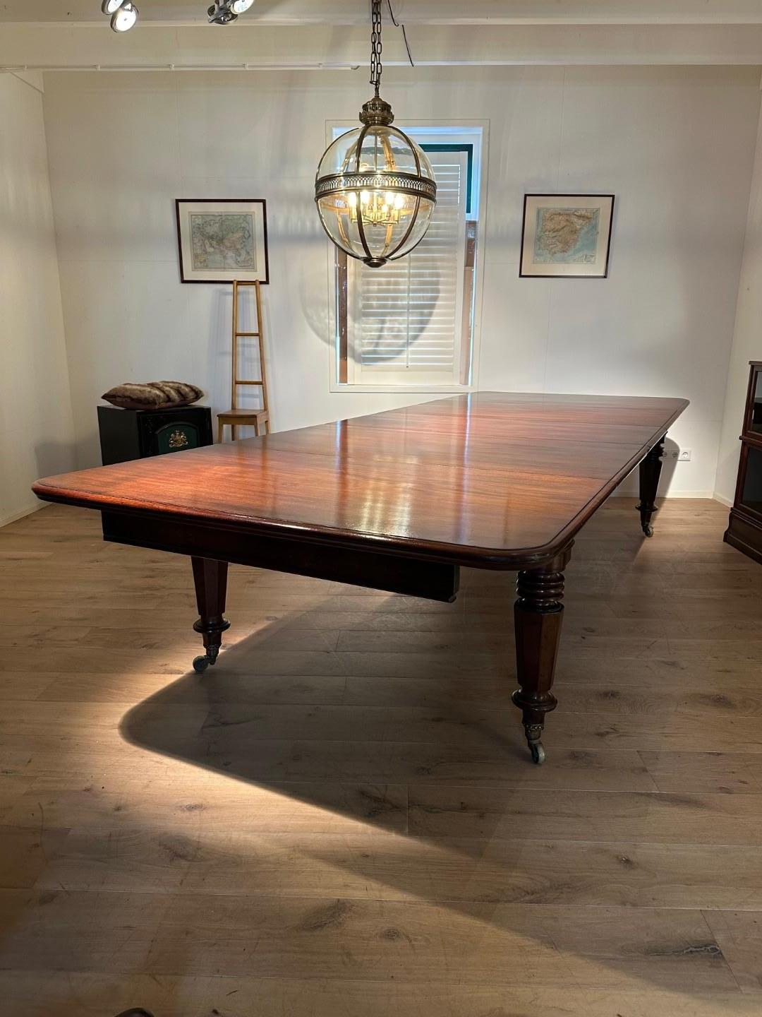 Grande table de salle à manger anglaise ancienne en vente 13