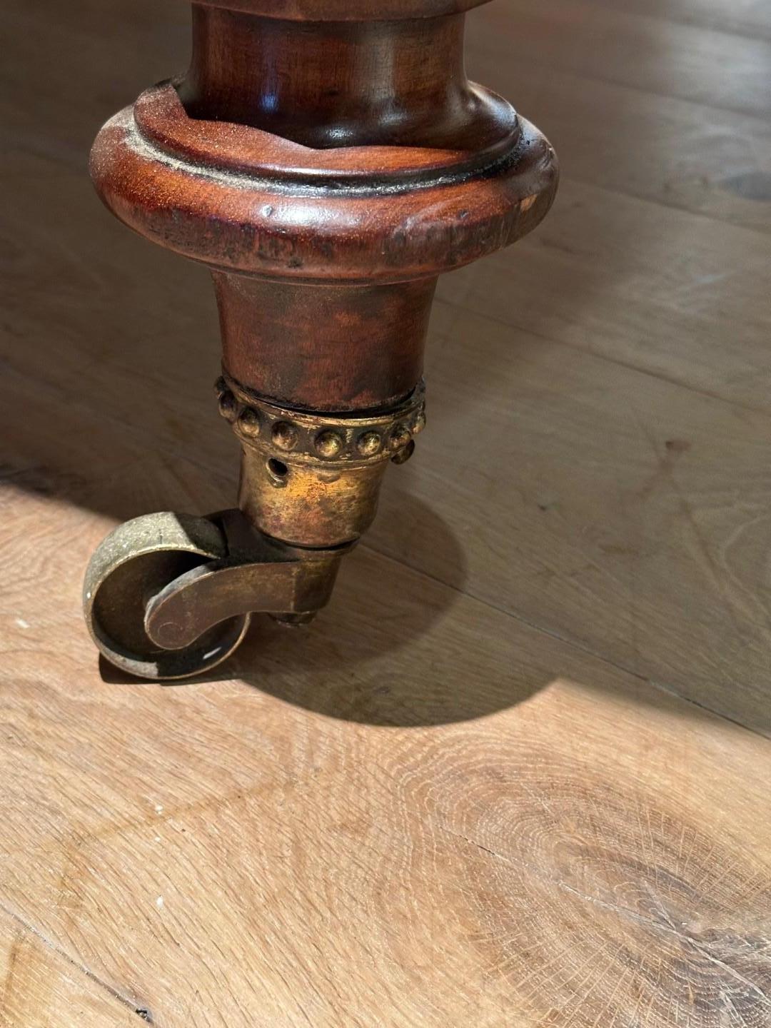 Grande table de salle à manger anglaise ancienne en vente 2