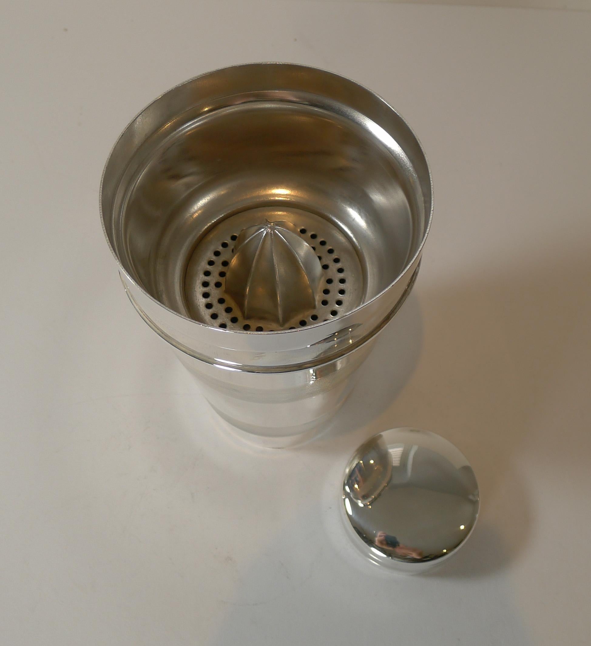 Large English Art Deco Cocktail Shaker With Integral Lemon Squeezer 6