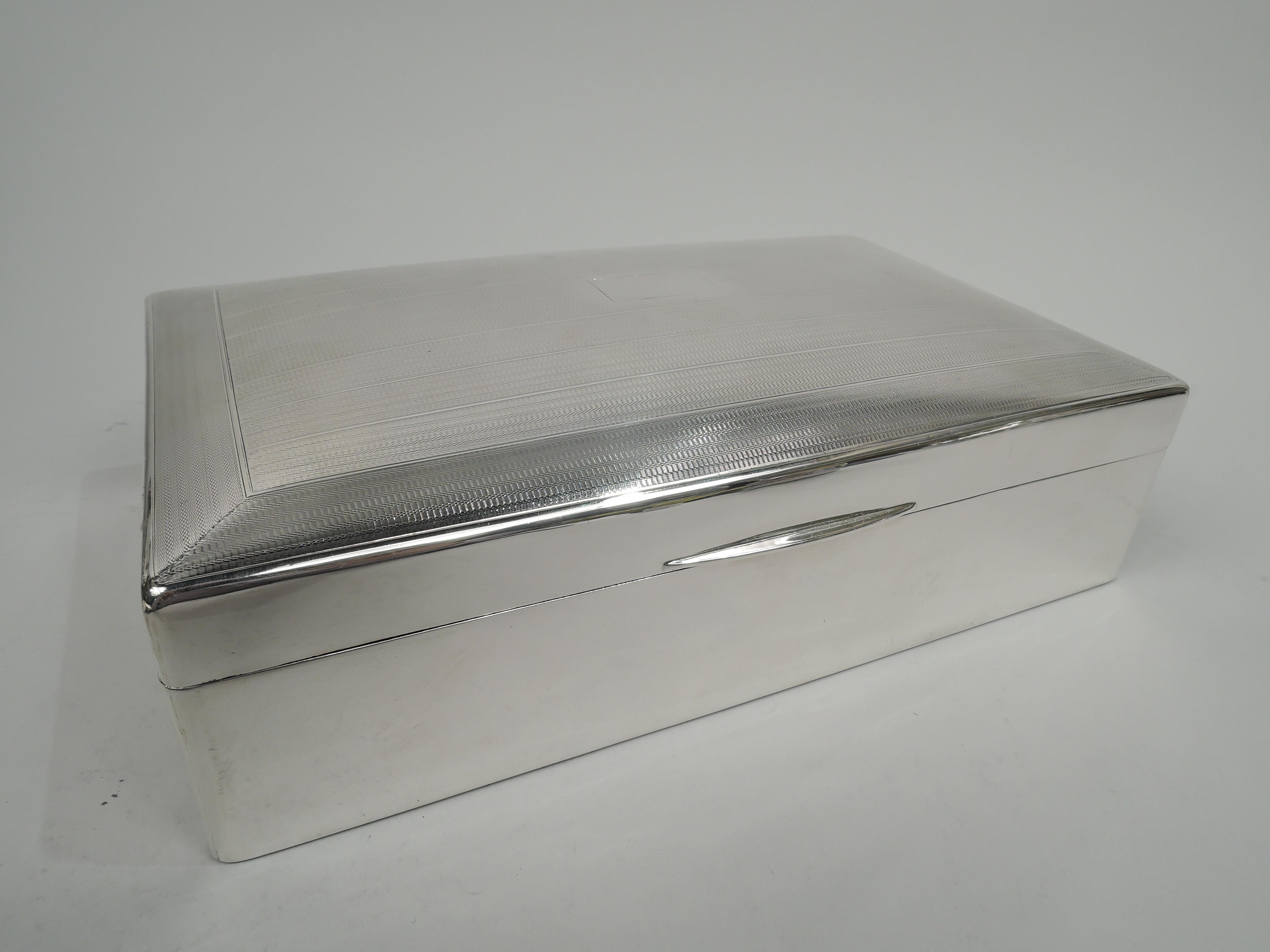 Large English Art Deco Sterling Silver Cigar Box, 1927 In Good Condition In New York, NY