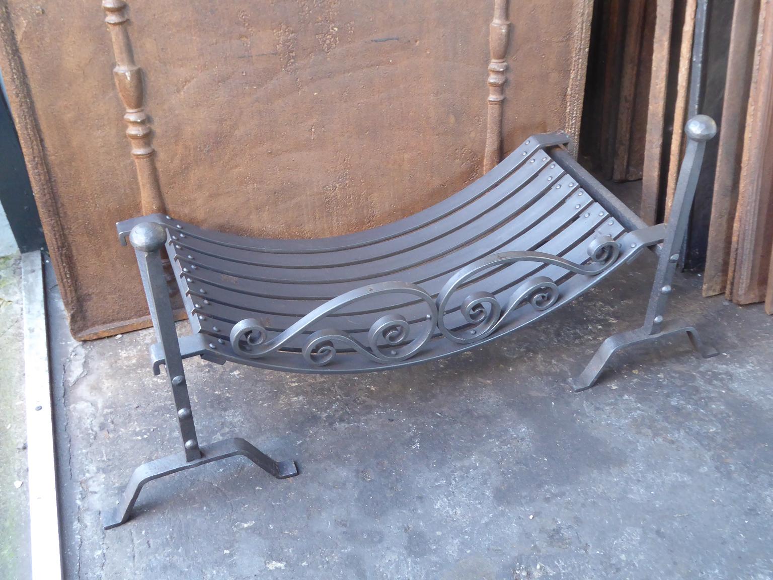 Large English Art Nouveau Fireplace Grate, Fire Grate In Good Condition For Sale In Amerongen, NL