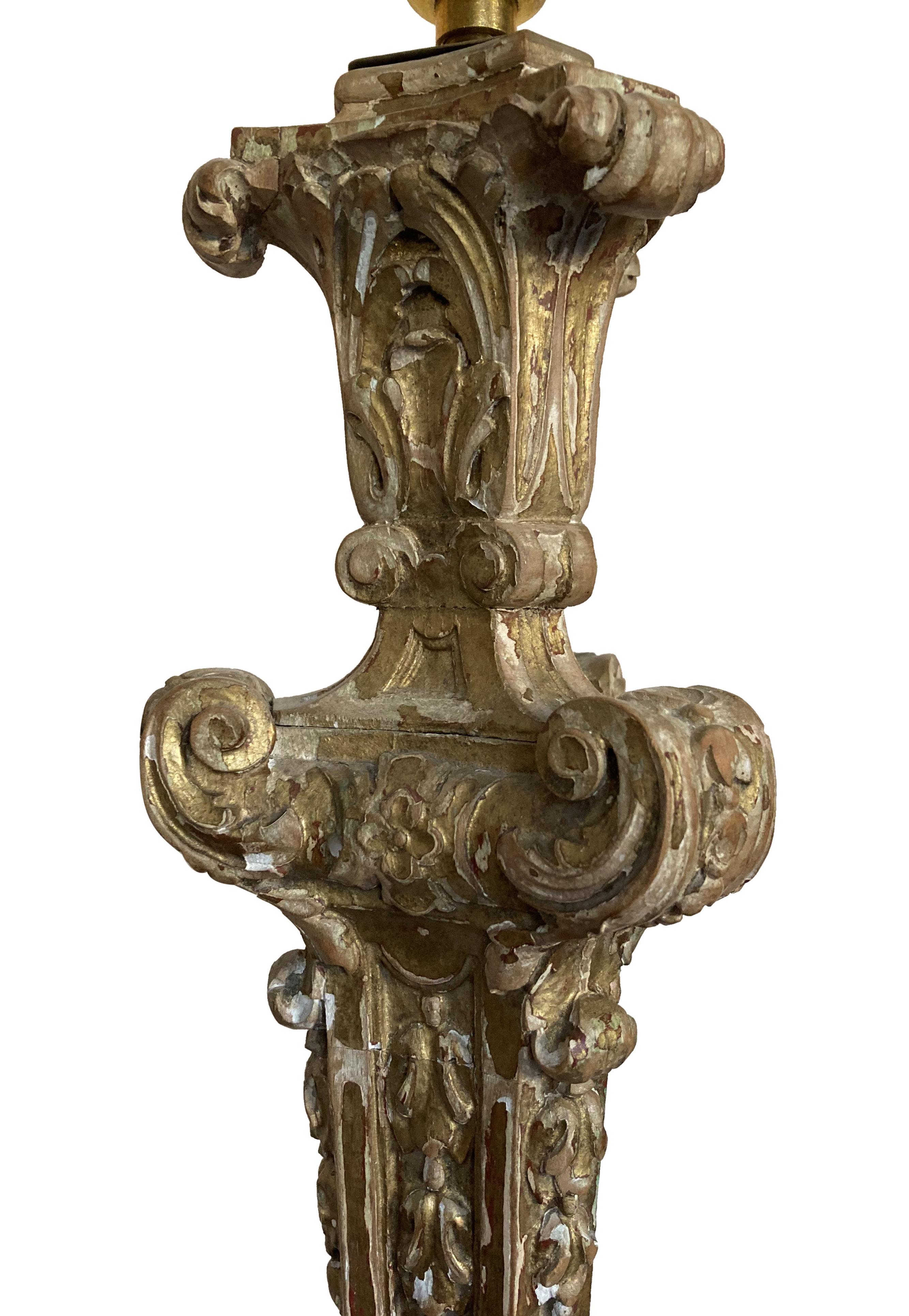 Anglais Grande lampe baroque anglaise sculptée en vente