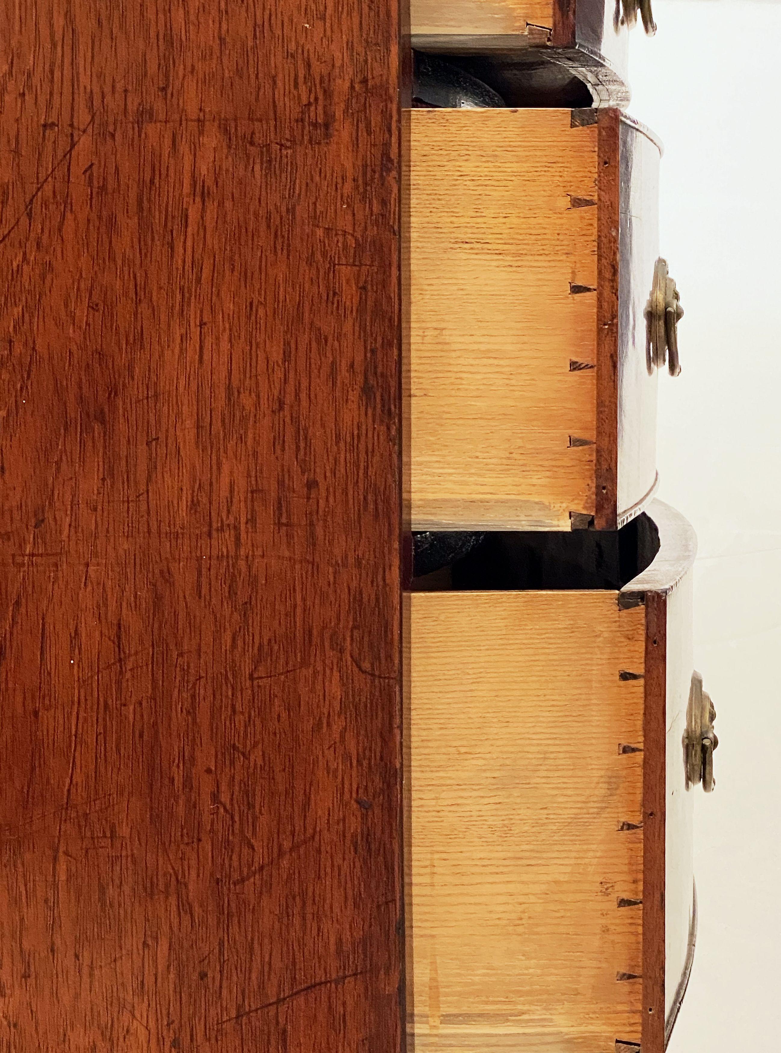 Large English Bow Front Chest of Drawers of Mahogany 8