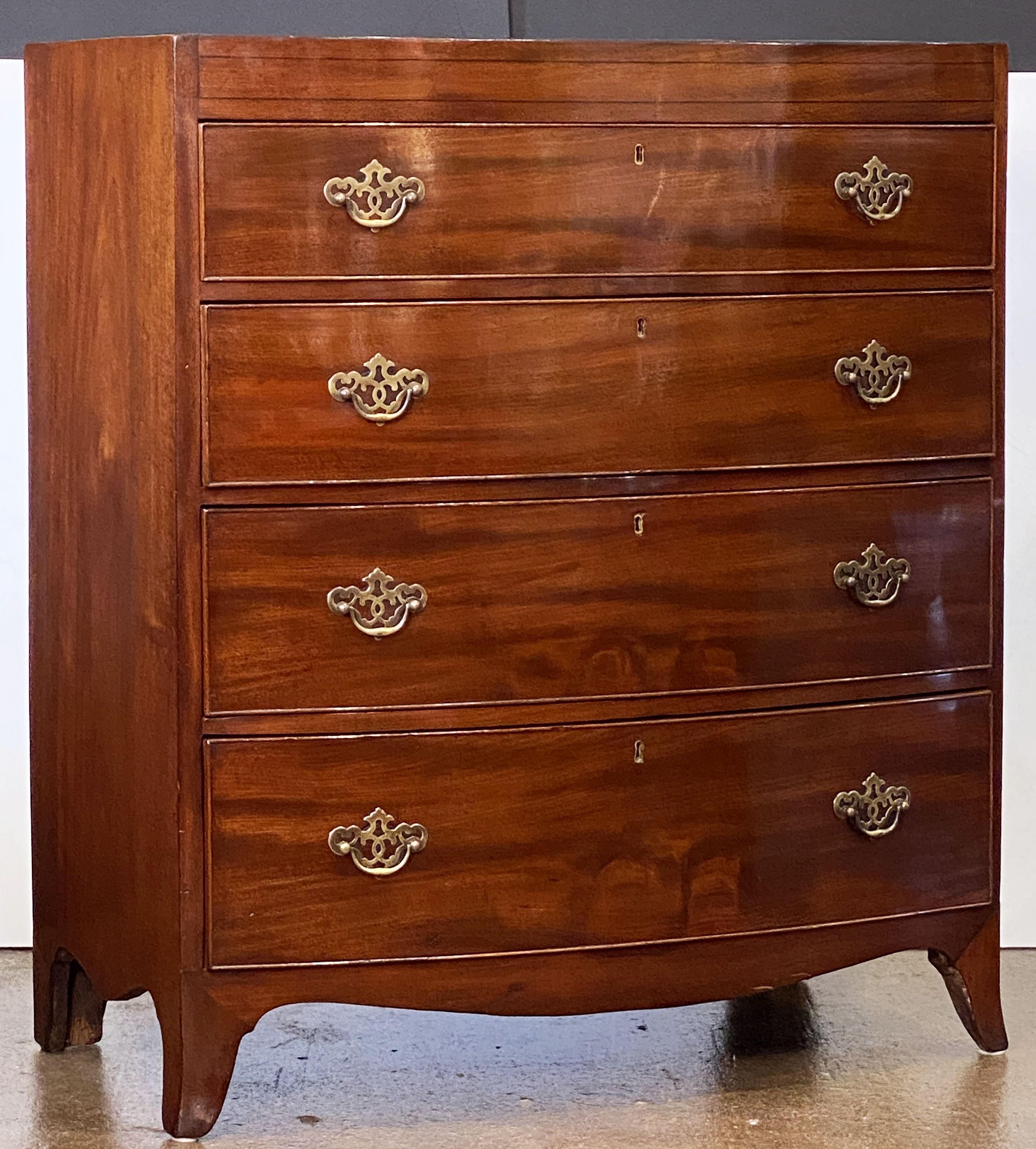 Large English Bow Front Chest of Drawers of Mahogany In Good Condition For Sale In Austin, TX