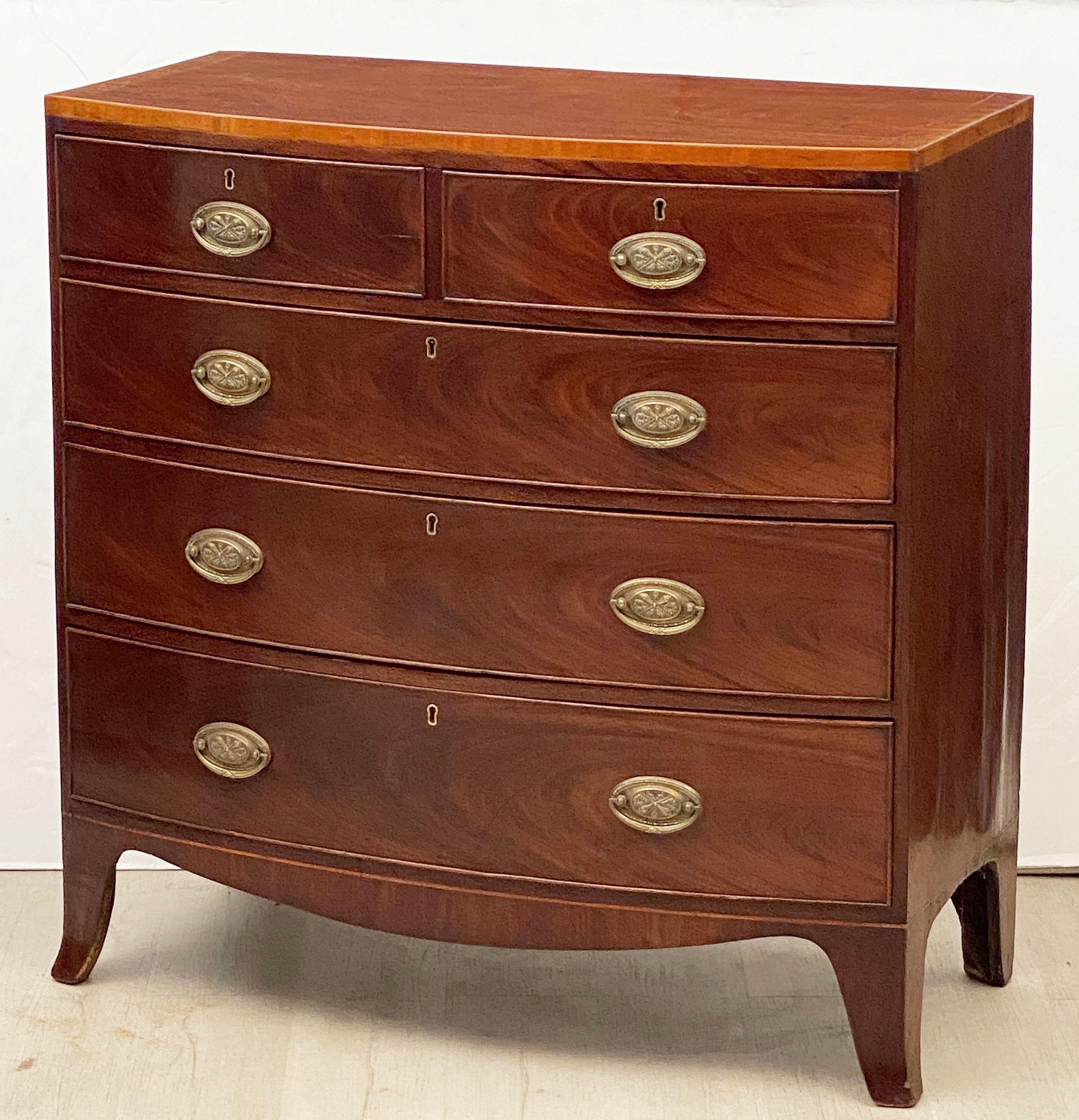 Large English Bow Front Chest of Drawers of Mahogany In Good Condition In Austin, TX