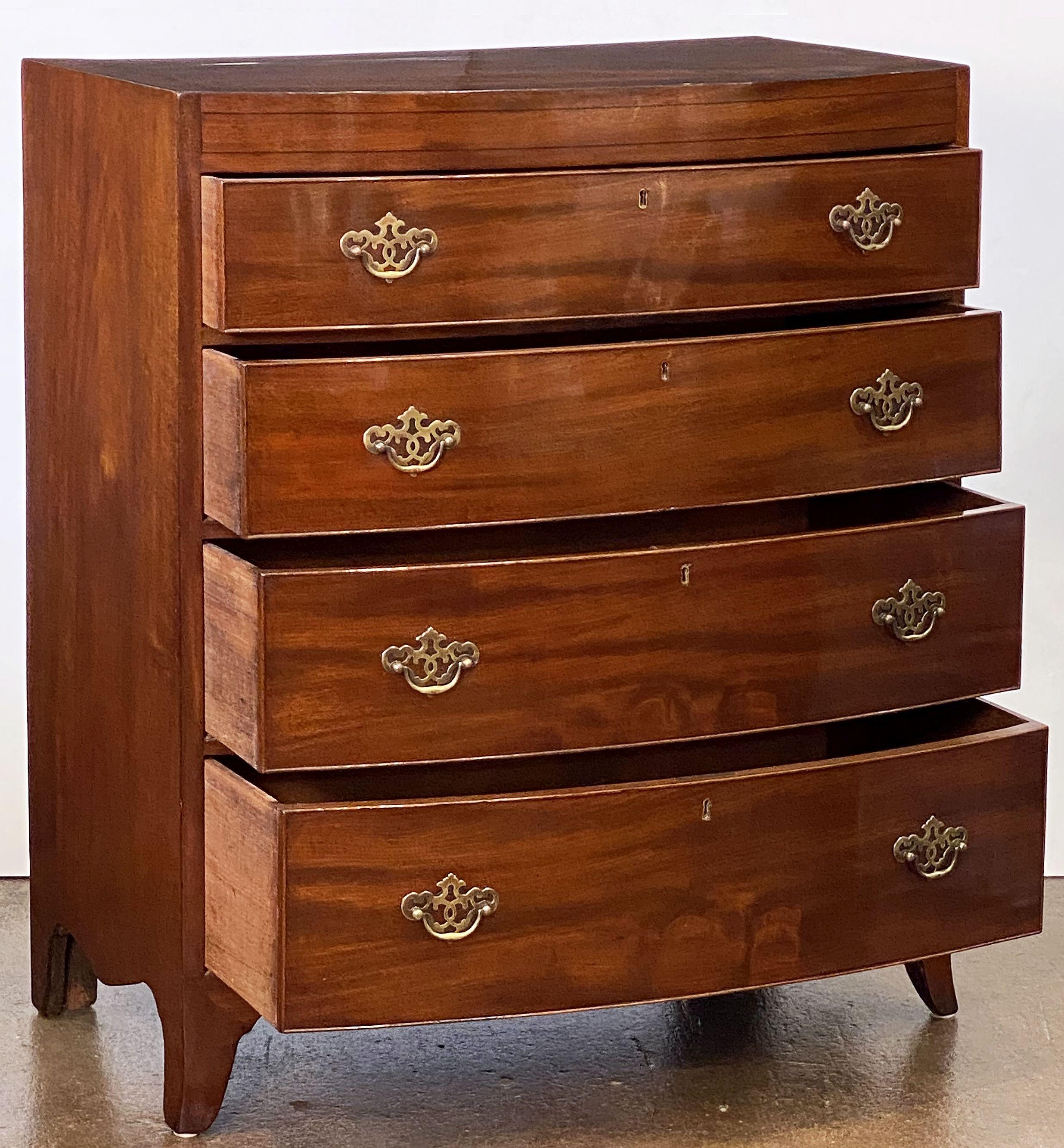 Large English Bow Front Chest of Drawers of Mahogany For Sale 1