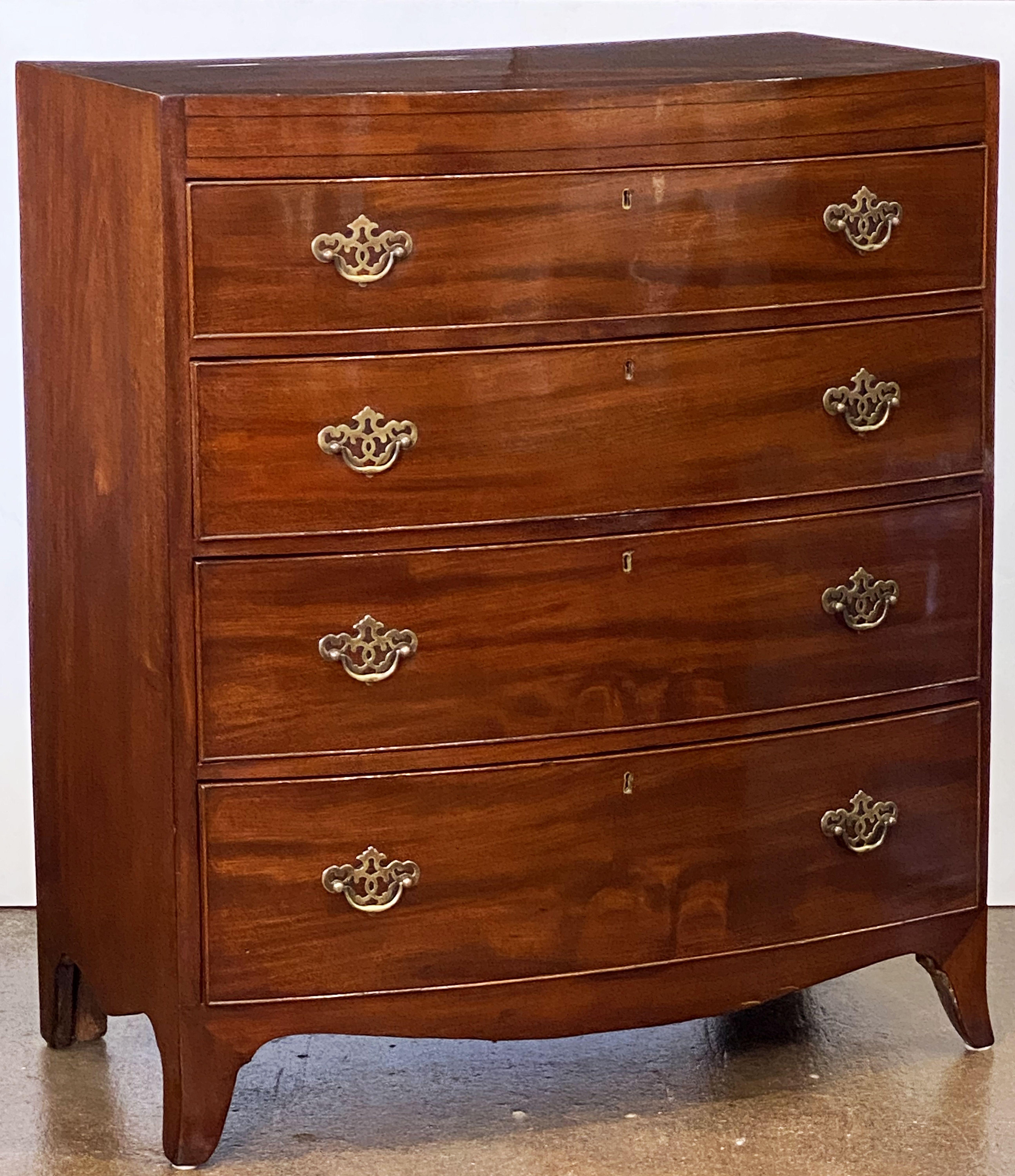 Large English Bow Front Chest of Drawers of Mahogany For Sale 3