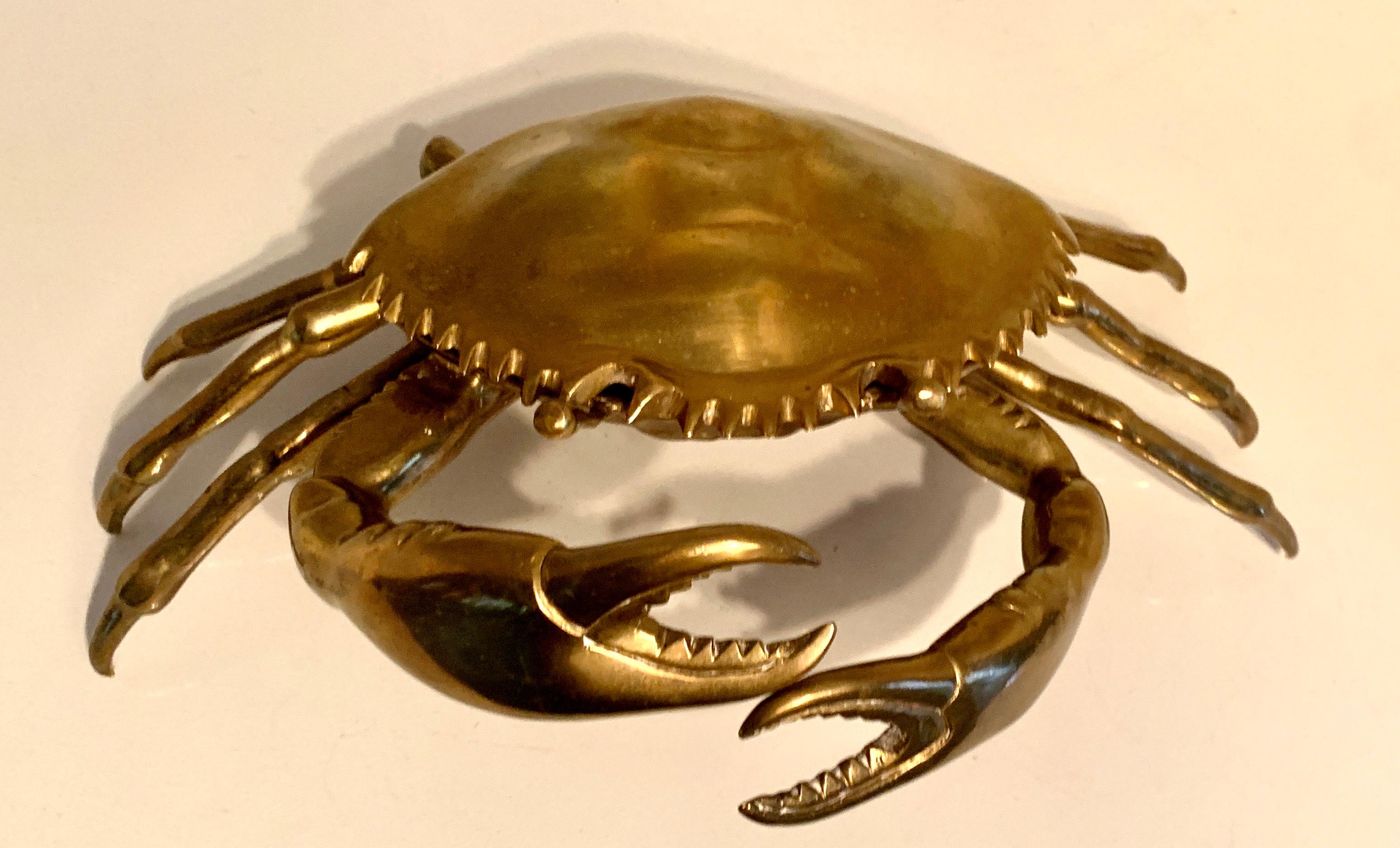 Grande sculpture ou boîte anglaise de crabe à couvercle en laiton en vente 6