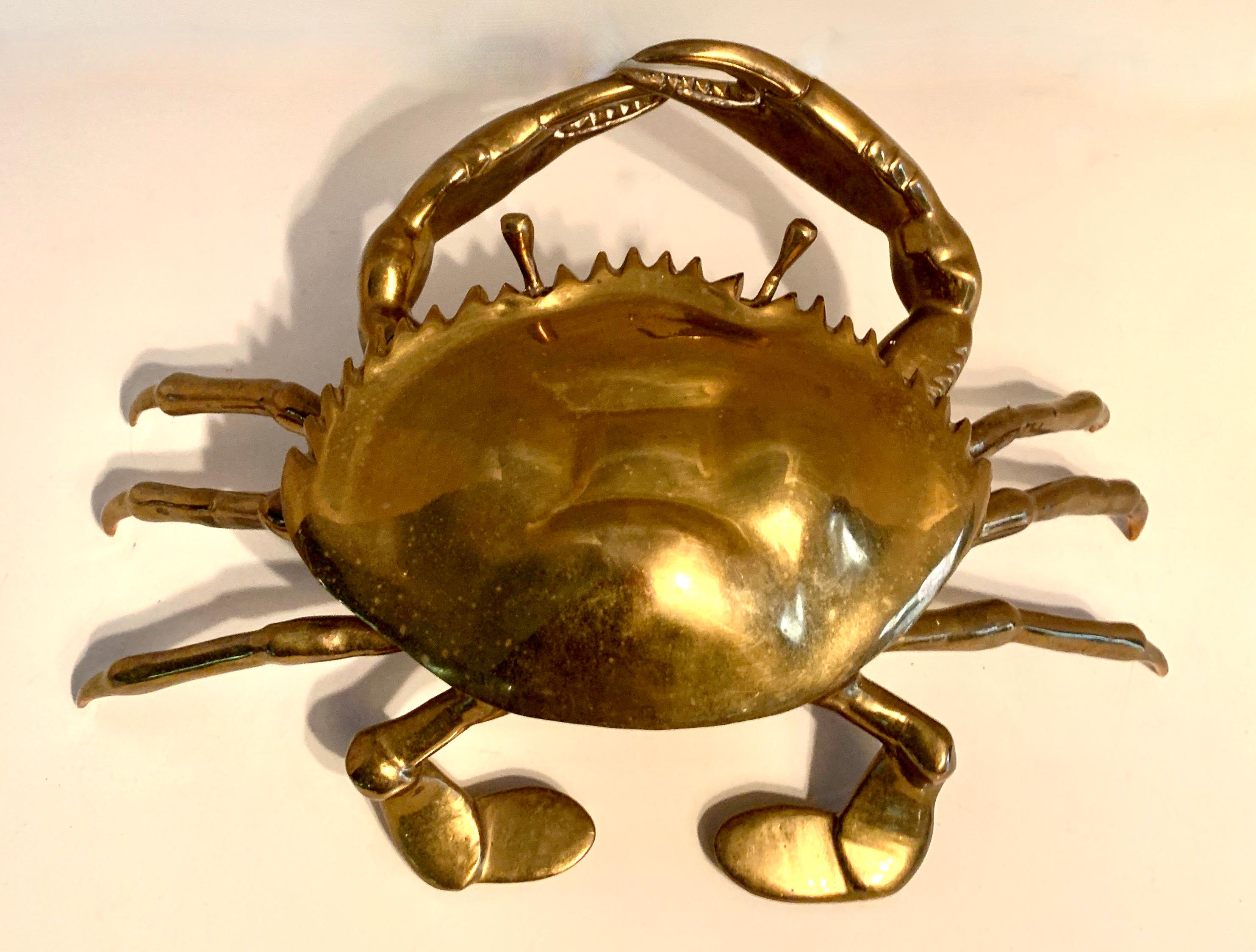 Grande sculpture ou boîte anglaise de crabe à couvercle en laiton en vente 7