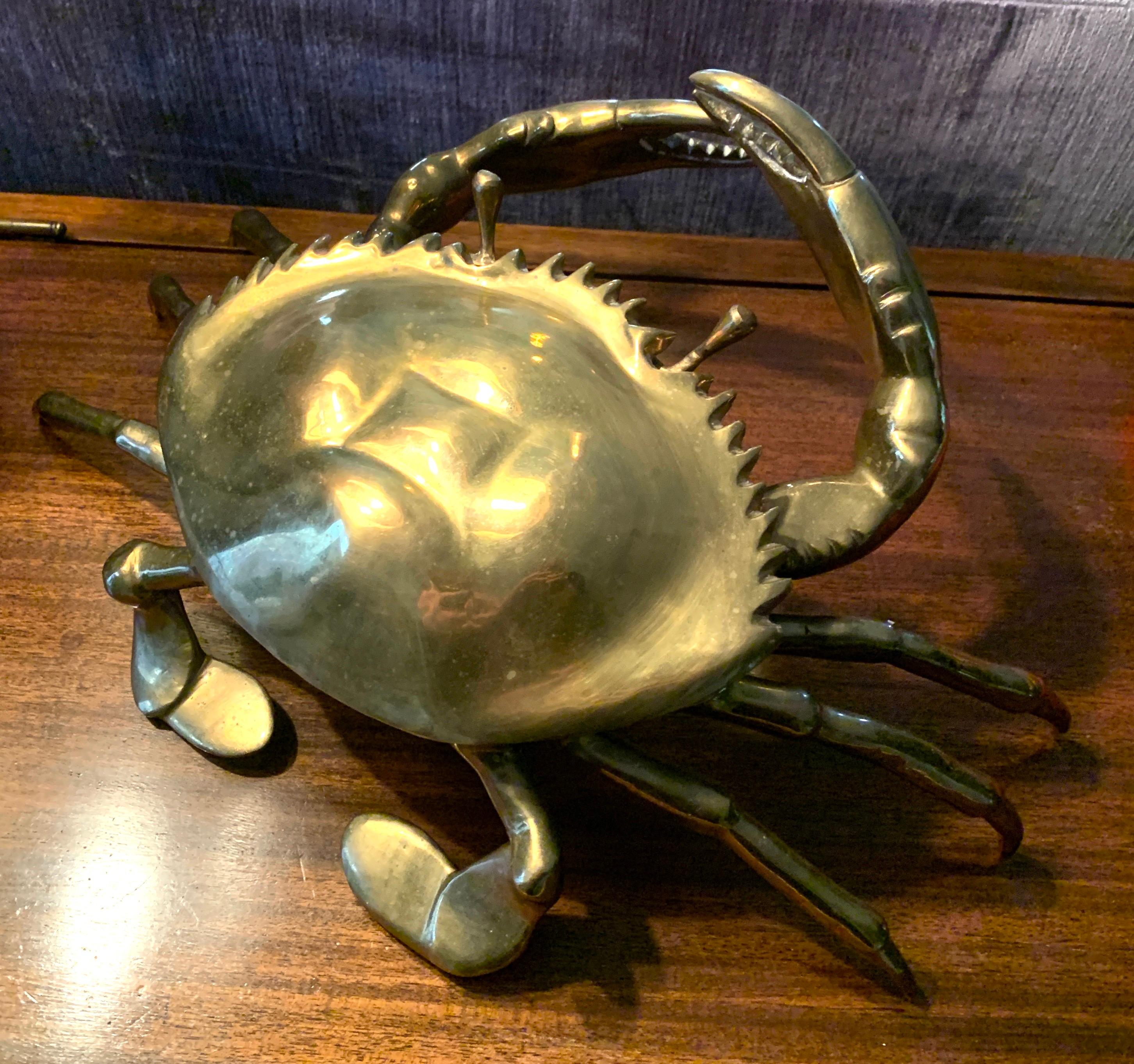XIXe siècle Grande sculpture ou boîte anglaise de crabe à couvercle en laiton en vente