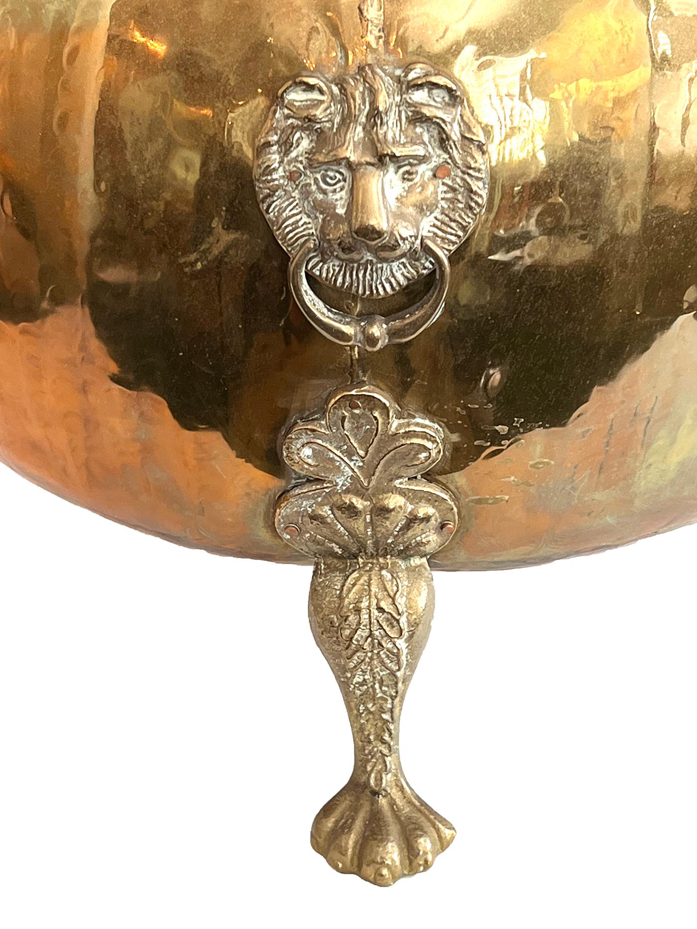 19th Century Large English Brass Tripod Coal Bucket with Lion Ring Handles and Paw Feet