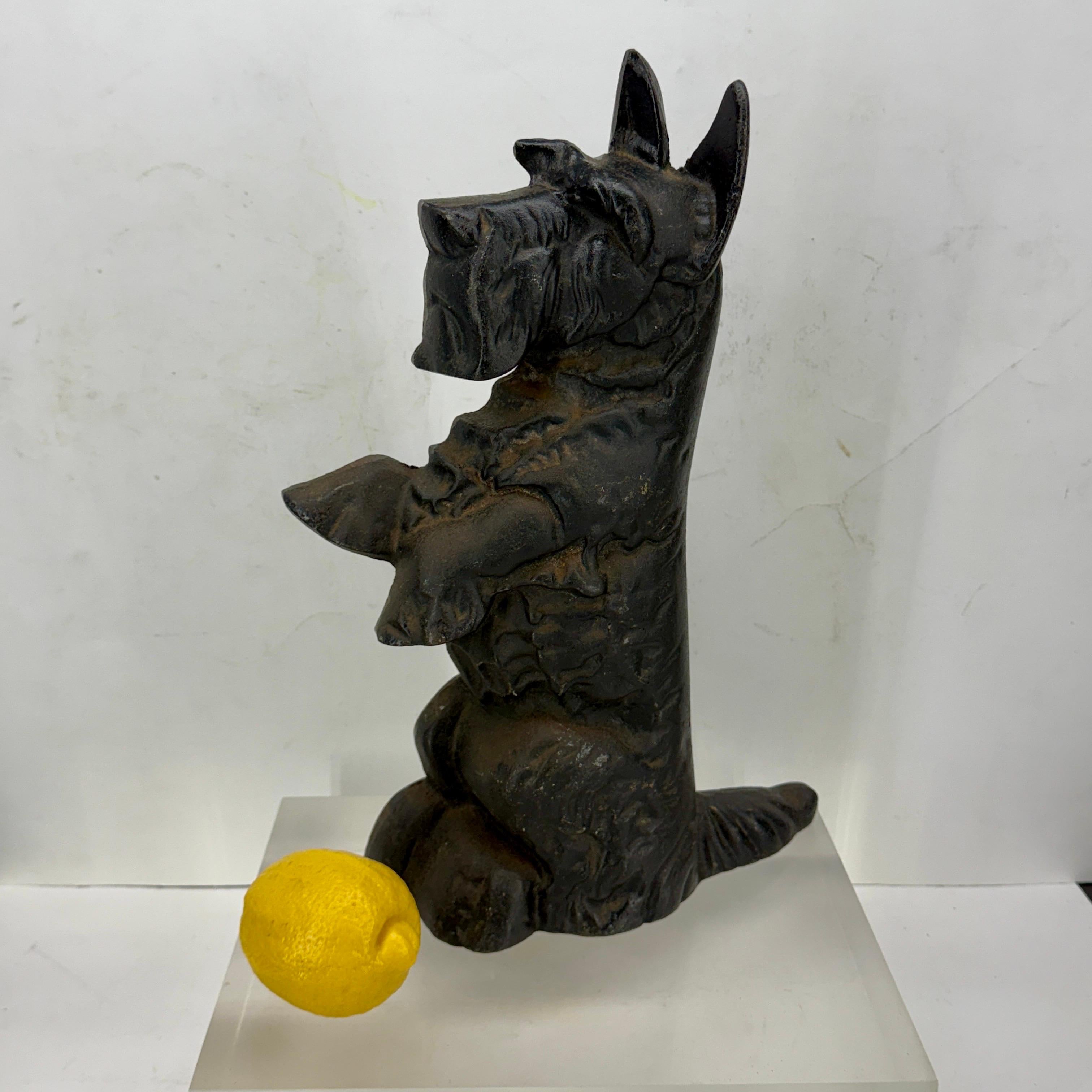Scultura fermaporta di cane Scottie Terrier in ghisa inglese di grandi dimensioni in vendita 3