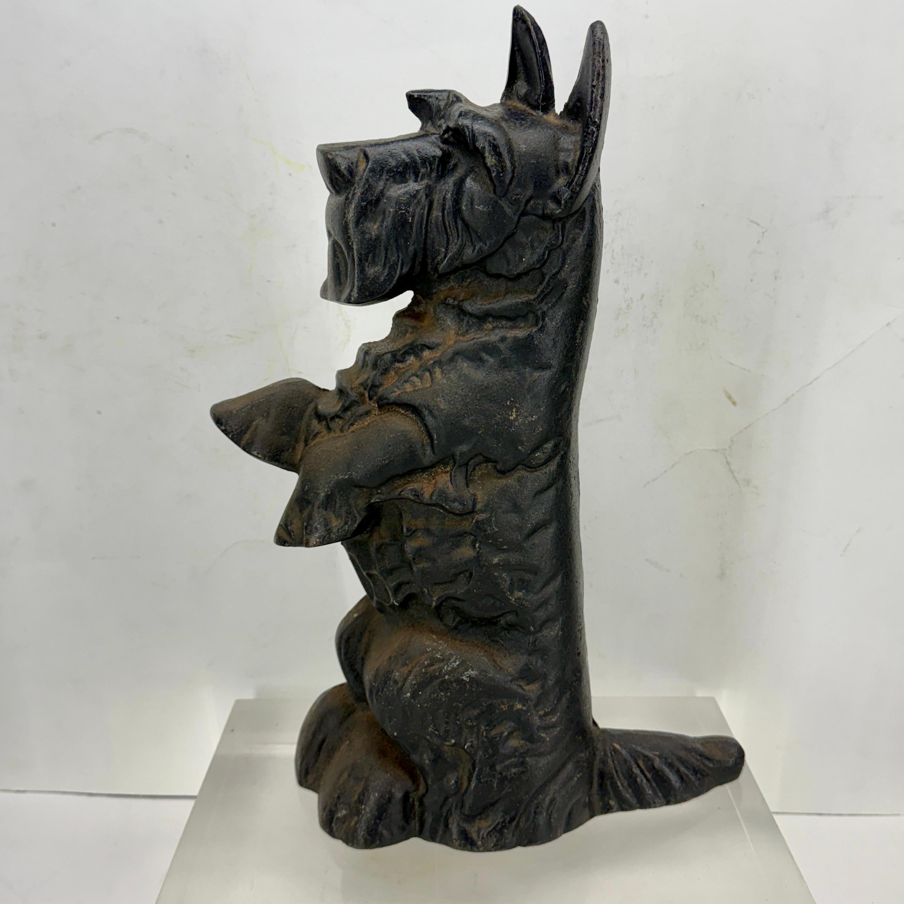 Inglese Scultura fermaporta di cane Scottie Terrier in ghisa inglese di grandi dimensioni in vendita